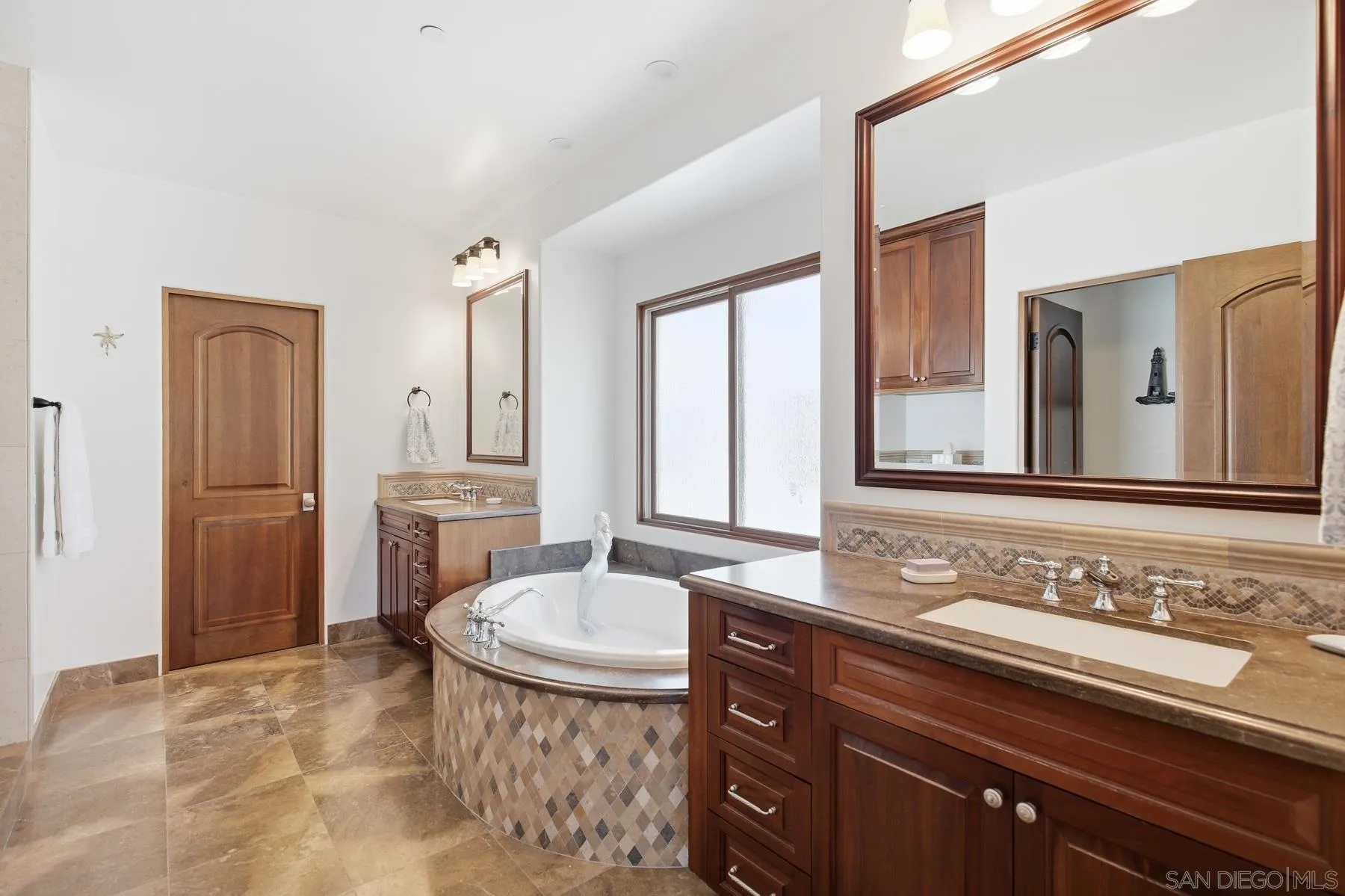 https://cdn.realtyfeed.com/cdn/127/260017039/e7e75b565454b2f504f795816794301d.webp