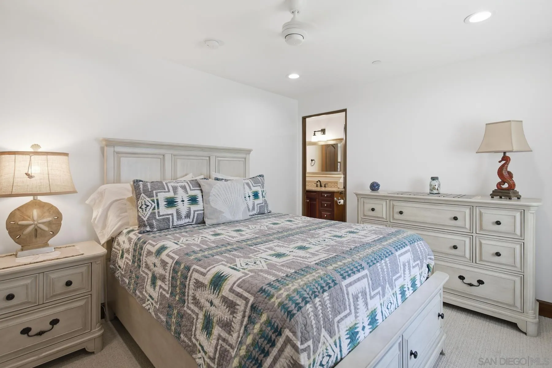 https://cdn.realtyfeed.com/cdn/127/260017039/fdd61d9467dc7749a3a4a472b5fb65ad.webp