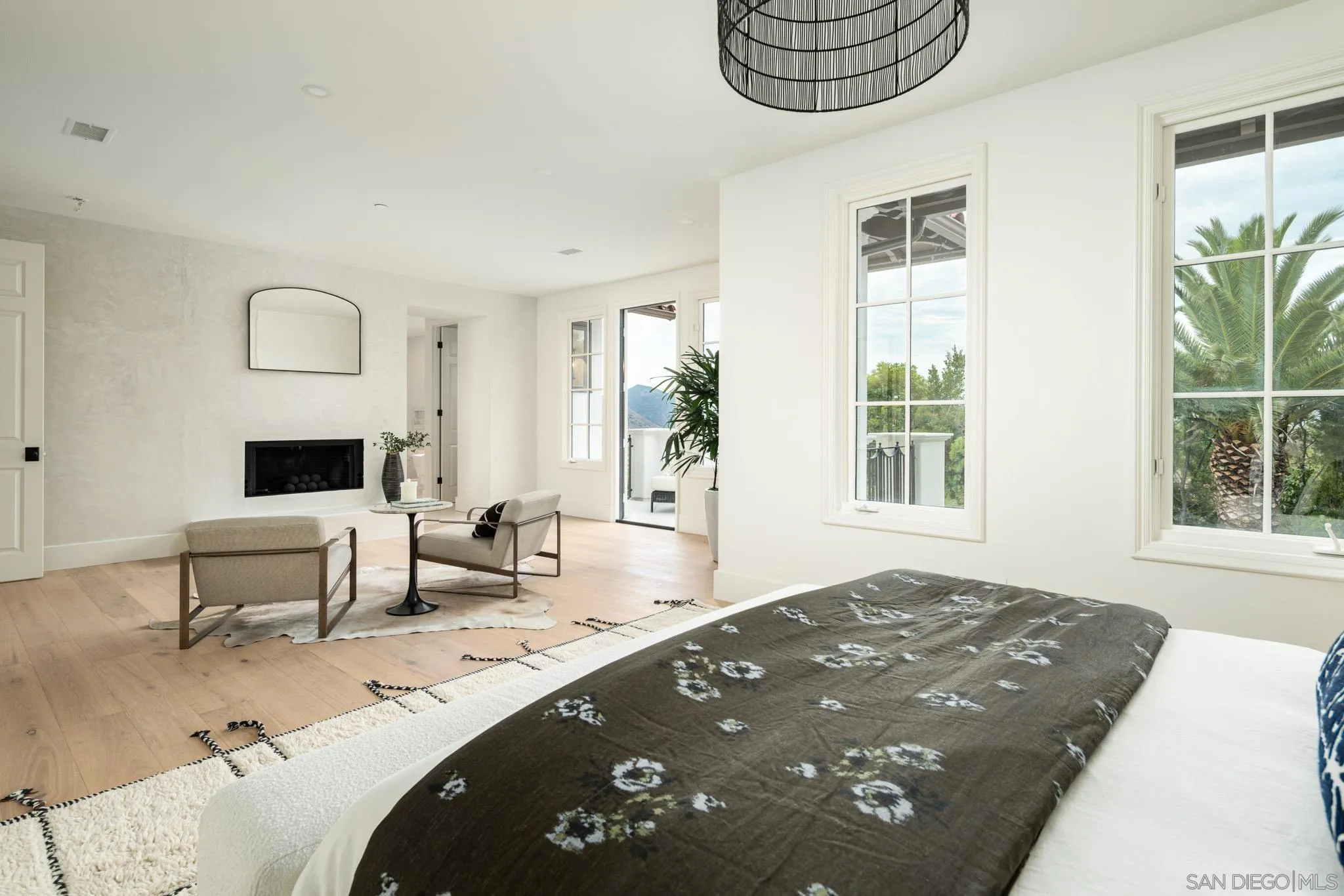 https://cdn.realtyfeed.com/cdn/127/260017041/145e3cfe4cb0a14dfc0a94480480c5d4.webp
