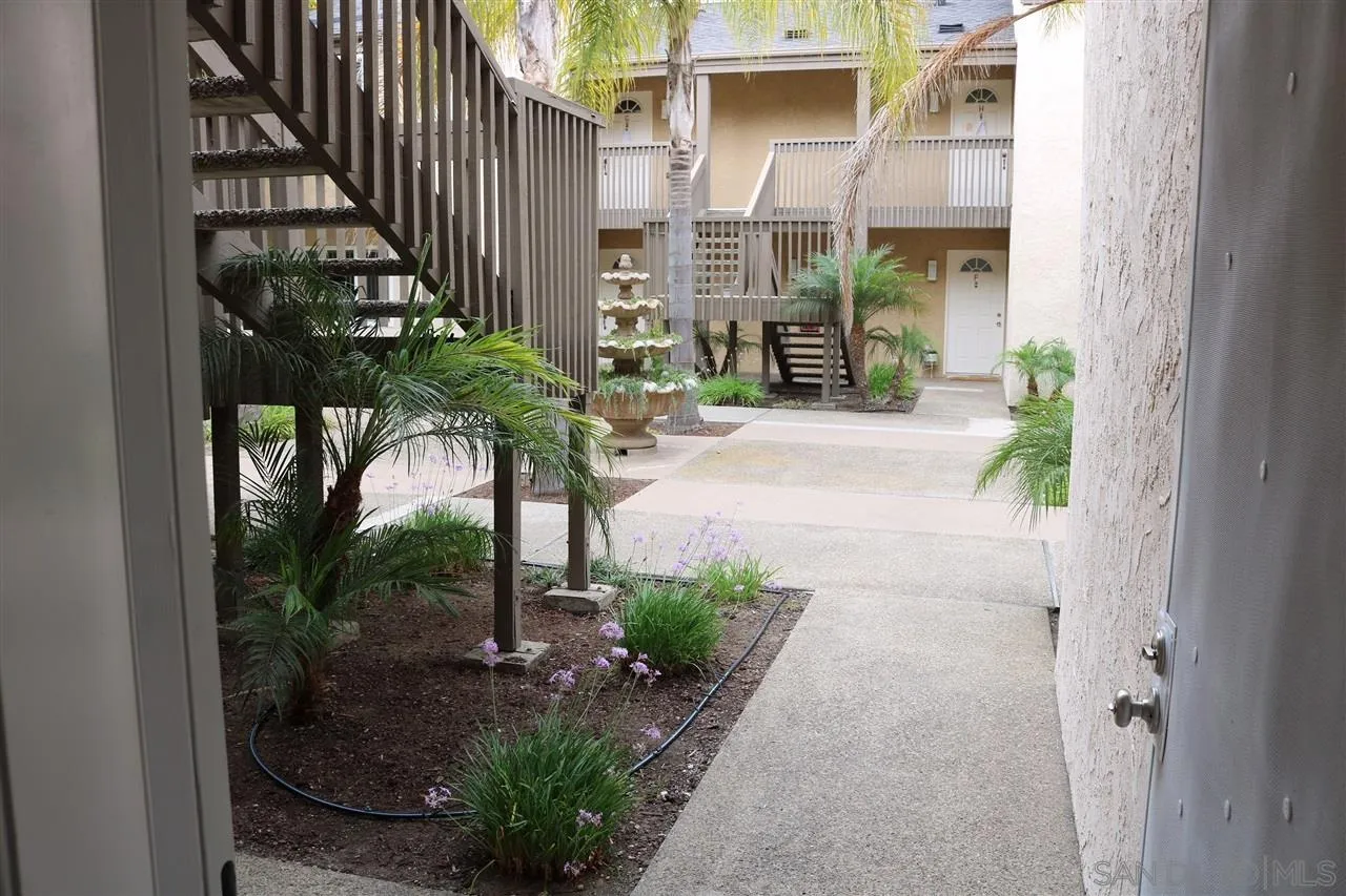 https://cdn.realtyfeed.com/cdn/127/260017042/4cb3f94a62b6d295613a090728fd2188.webp