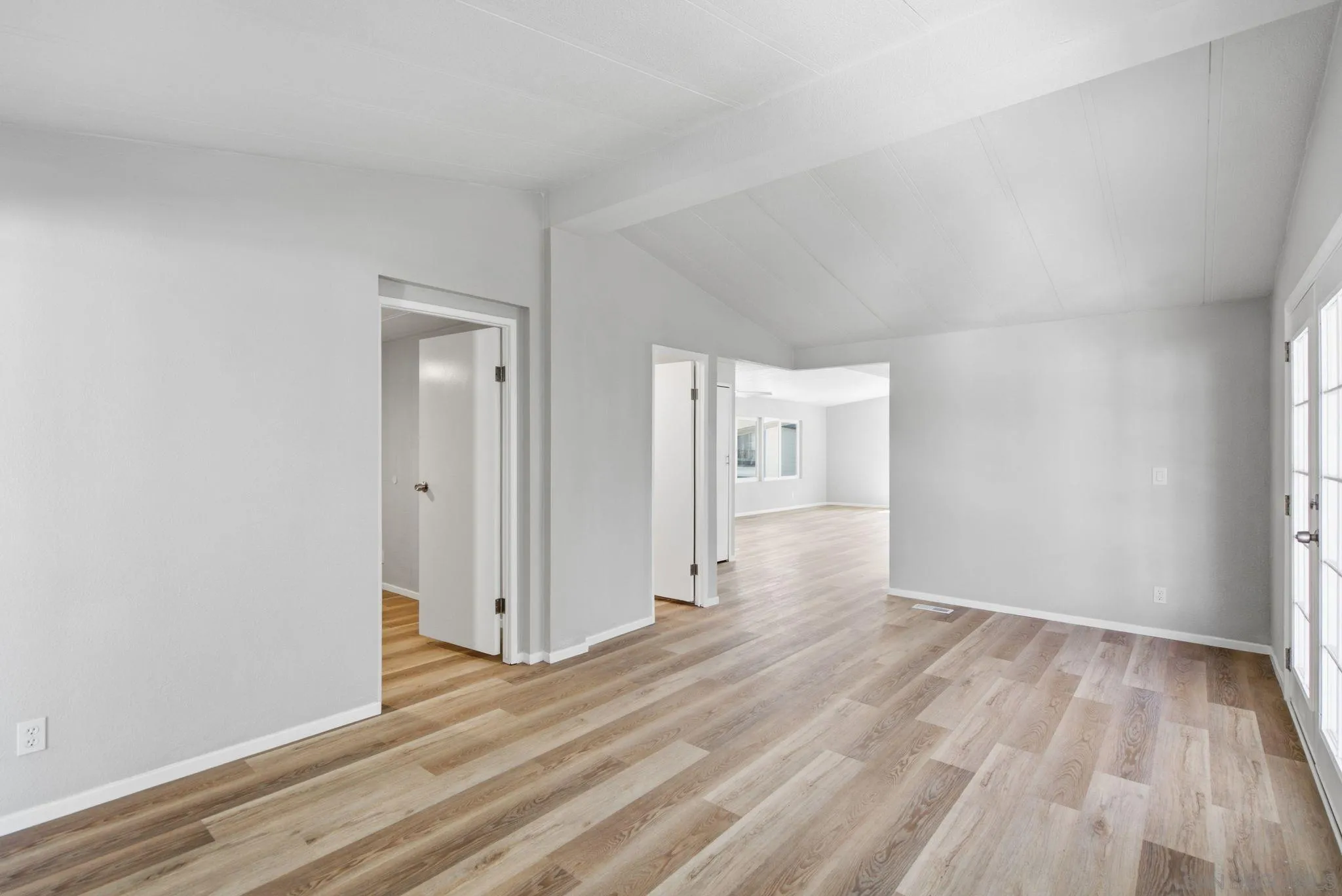 https://cdn.realtyfeed.com/cdn/127/260017069/1113653b18d88440c69b28b8578e582e.webp