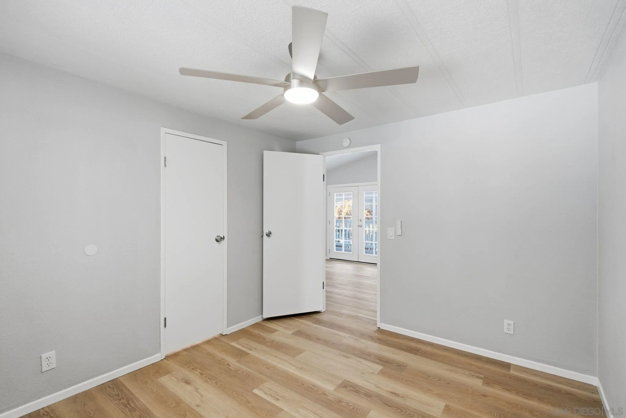 https://cdn.realtyfeed.com/cdn/127/260017069/74a44f4bab0808a4e7cf374c365f5725.webp