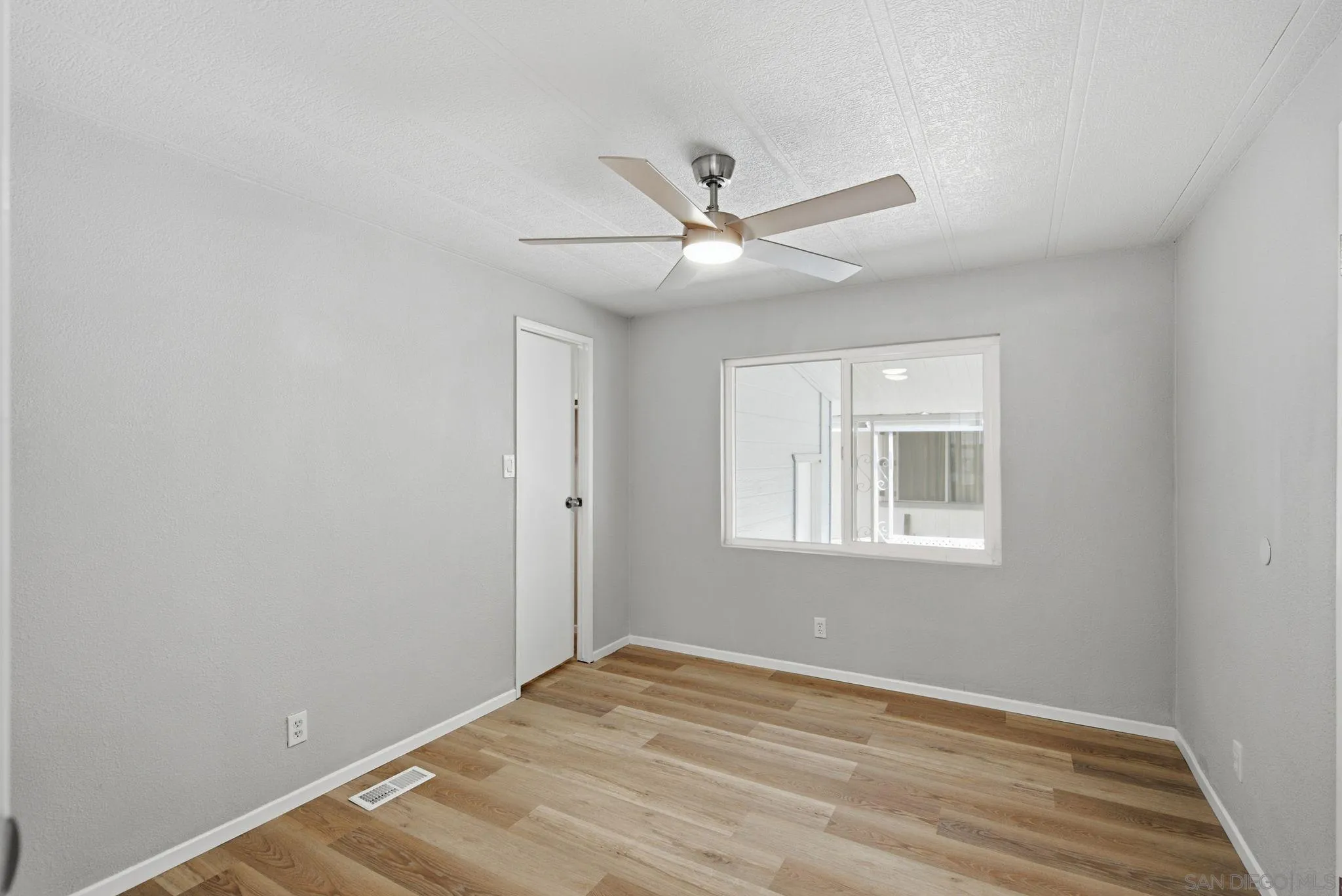 https://cdn.realtyfeed.com/cdn/127/260017069/f68b6344458865170a1999fad907605d.webp