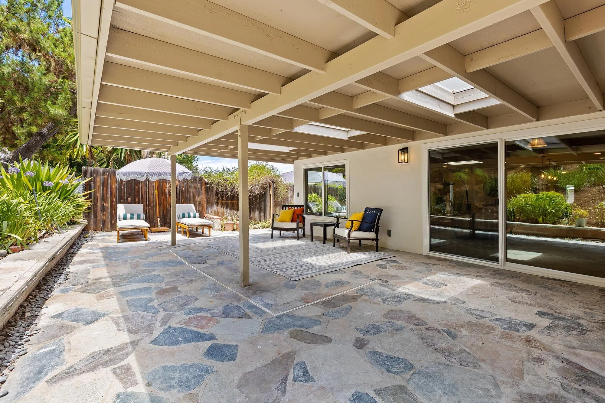https://cdn.realtyfeed.com/cdn/127/260017076/239ff6bf66d9bd4ee0aeb74d04cbada6.webp