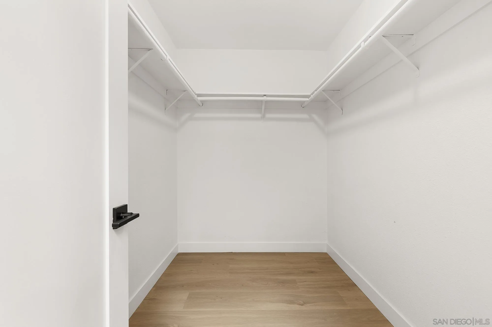 https://cdn.realtyfeed.com/cdn/127/260017076/ab90cfd3a84dab23984f95b5b0d3060c.webp