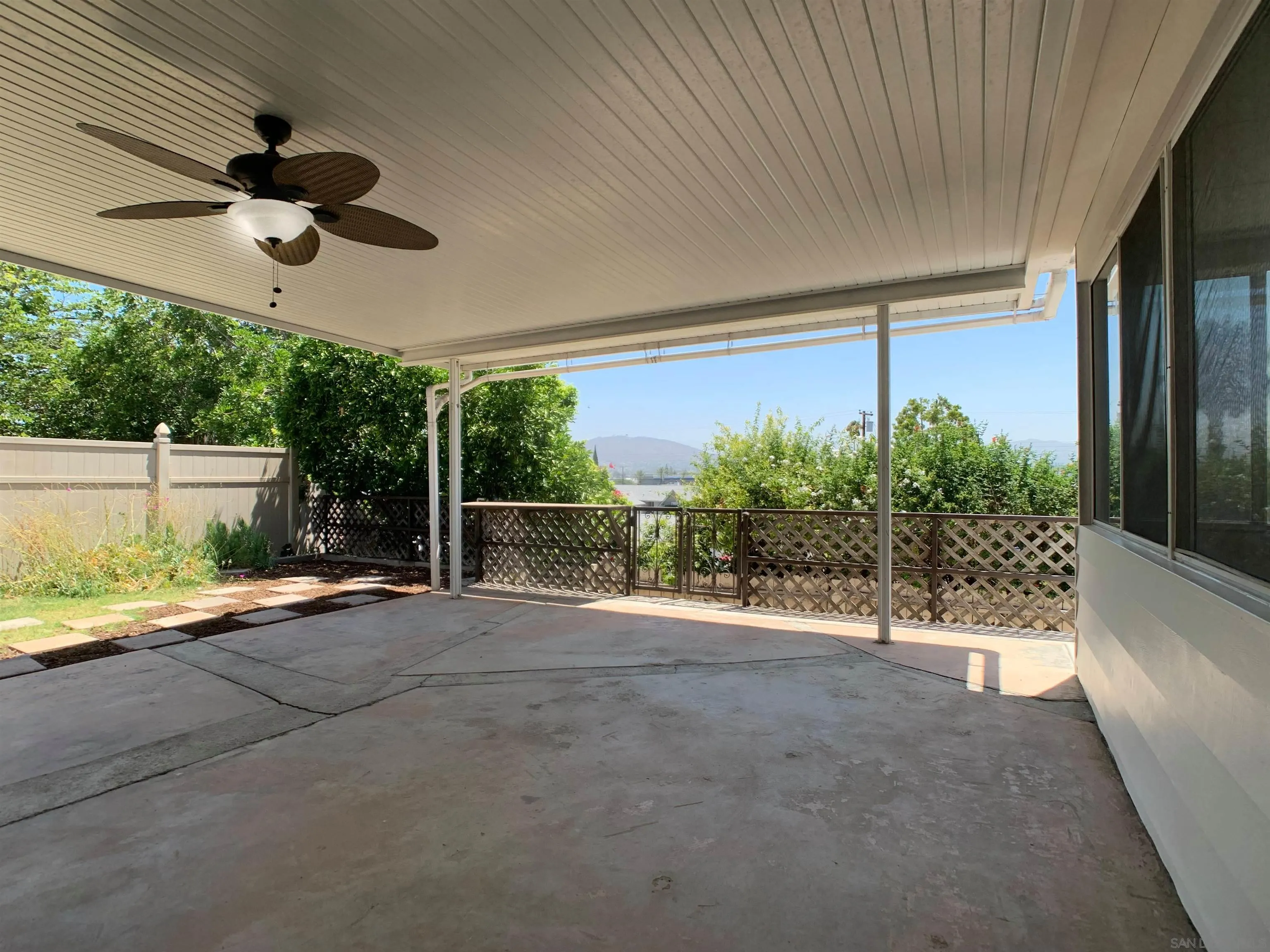 https://cdn.realtyfeed.com/cdn/127/260017095/a8ae68f8cc348c0ab2d528f5a56387b2.webp