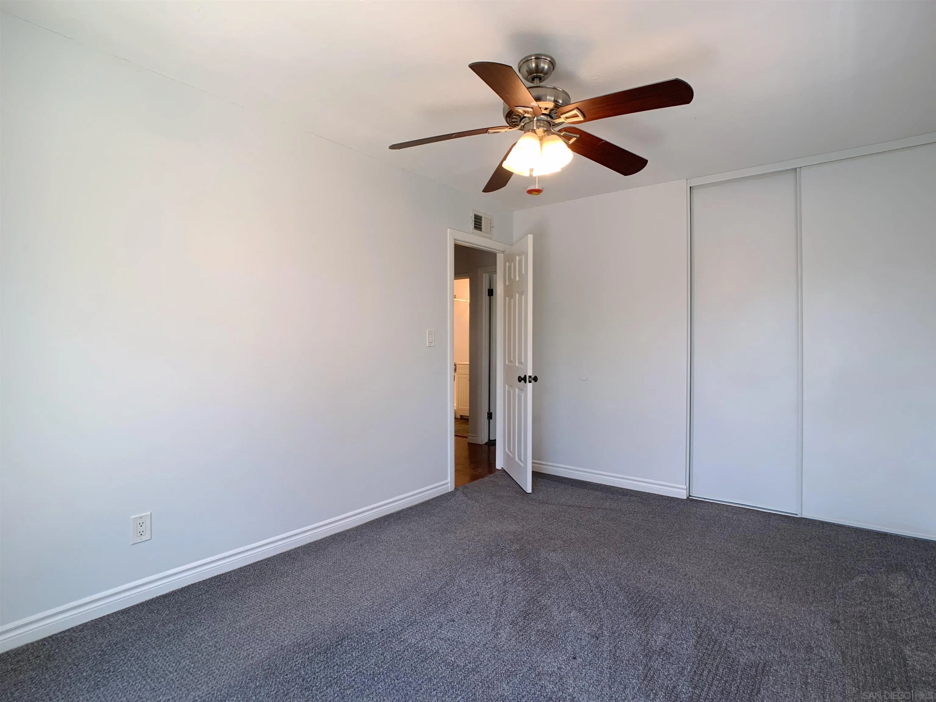 https://cdn.realtyfeed.com/cdn/127/260017095/cfb579ffcdbdd8fff30552ea2324f3db.webp