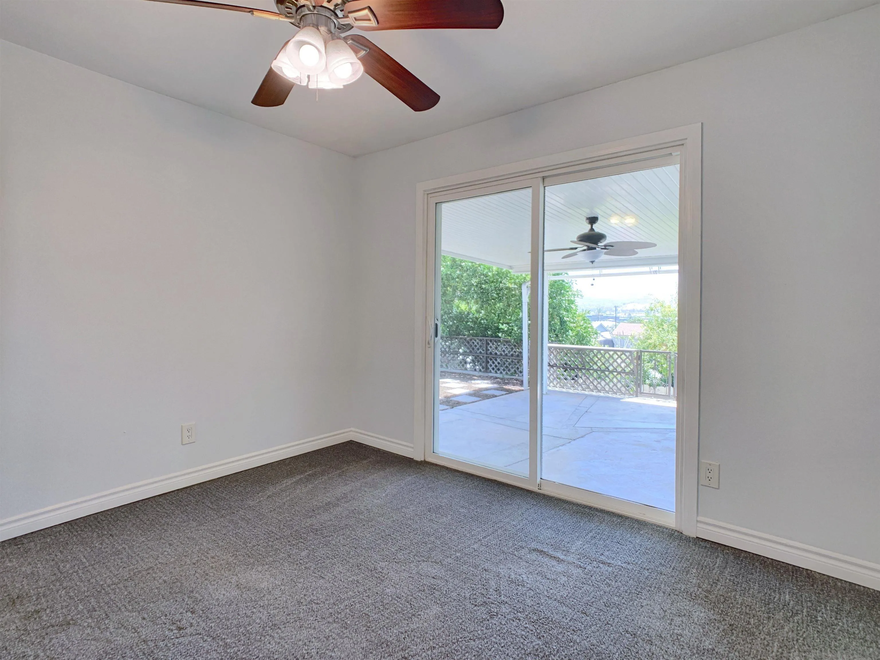 https://cdn.realtyfeed.com/cdn/127/260017095/ebf0d3026e7814537624a5d21a8093da.webp