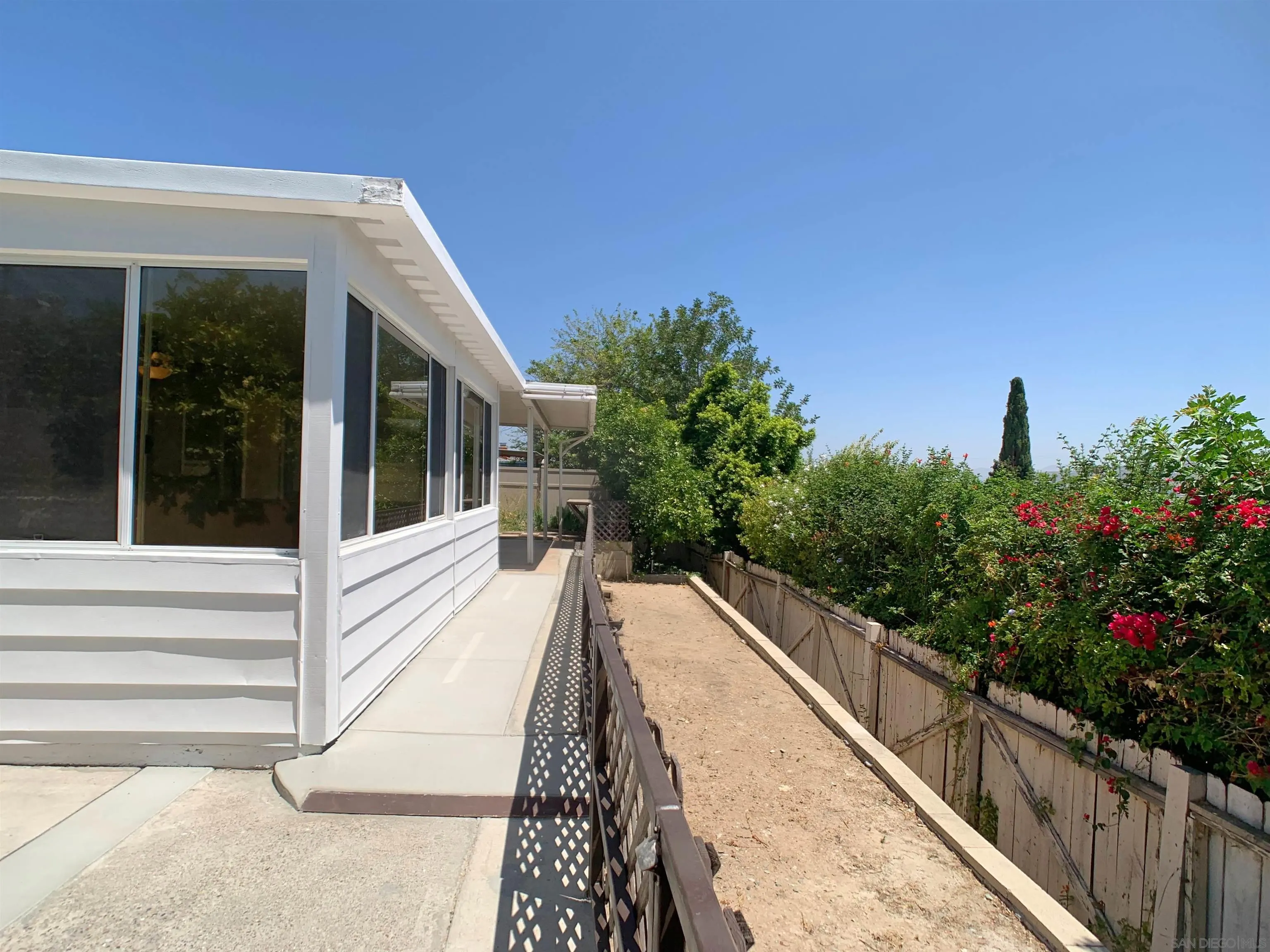 https://cdn.realtyfeed.com/cdn/127/260017095/fec0c30e84f26a268199e68124b84f12.webp