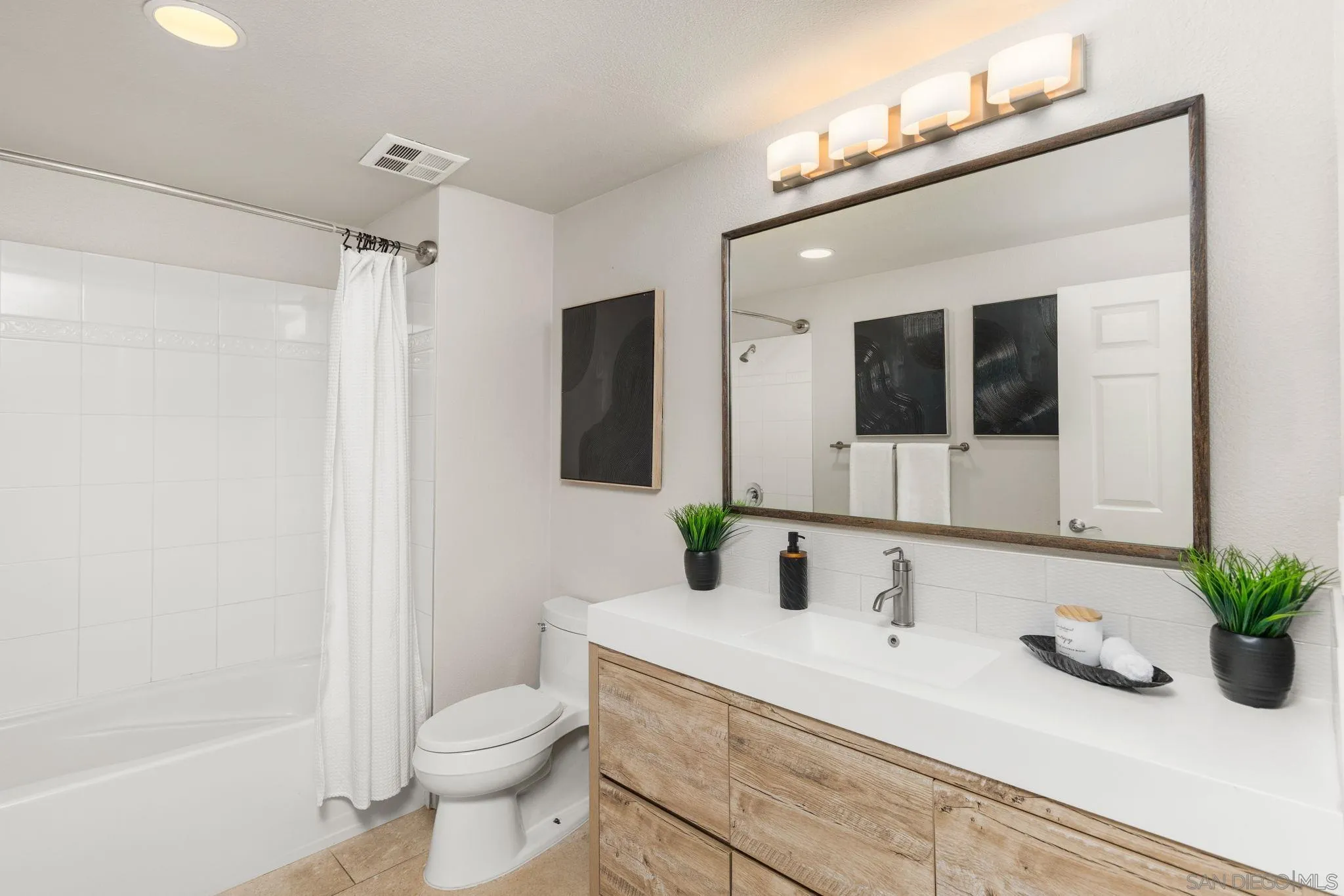 Photo #11: 260017106 Listing: Photo #11