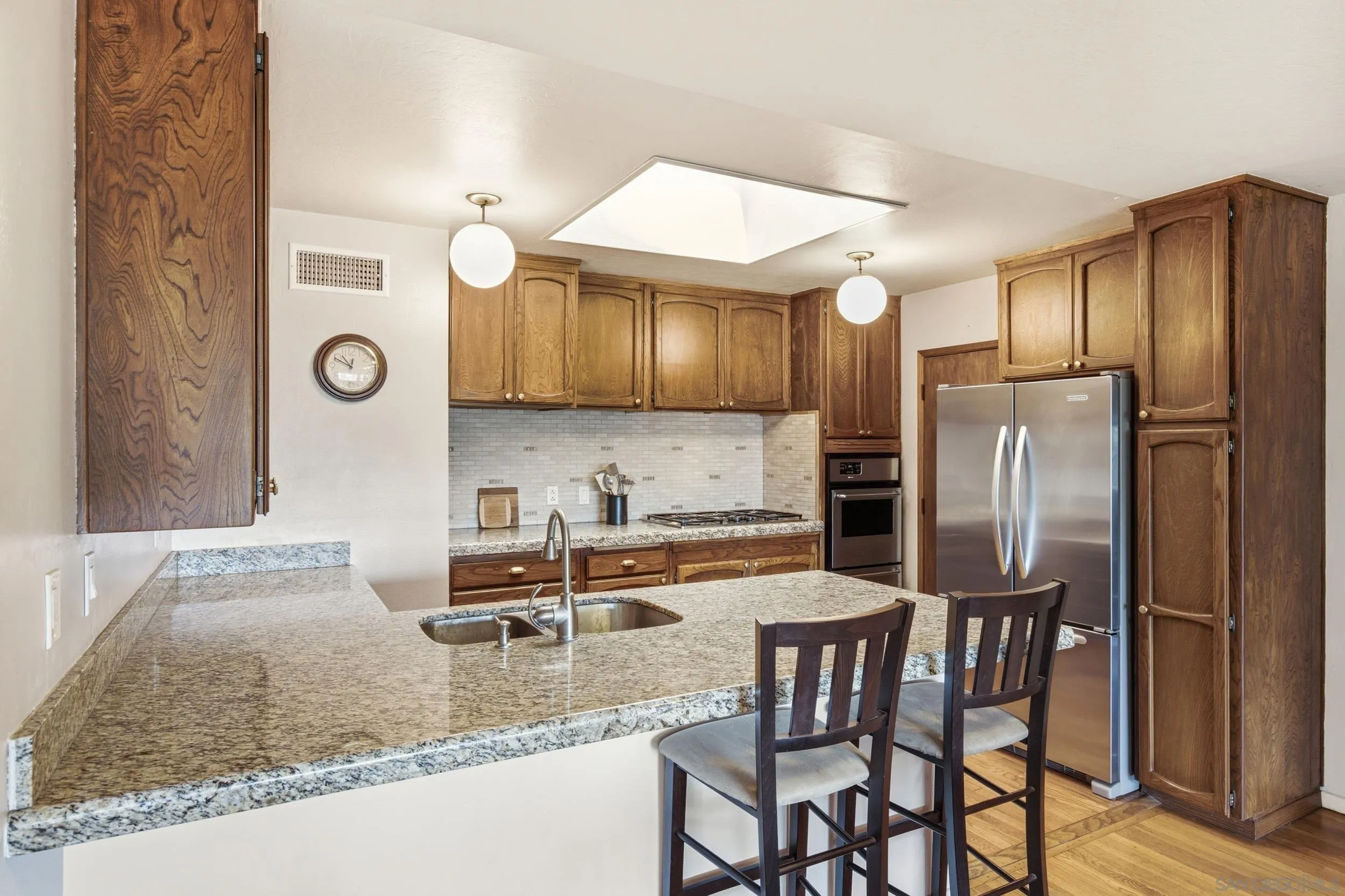 https://cdn.realtyfeed.com/cdn/127/260017115/c7c770953deb48c08b6228040b81c5bb.webp