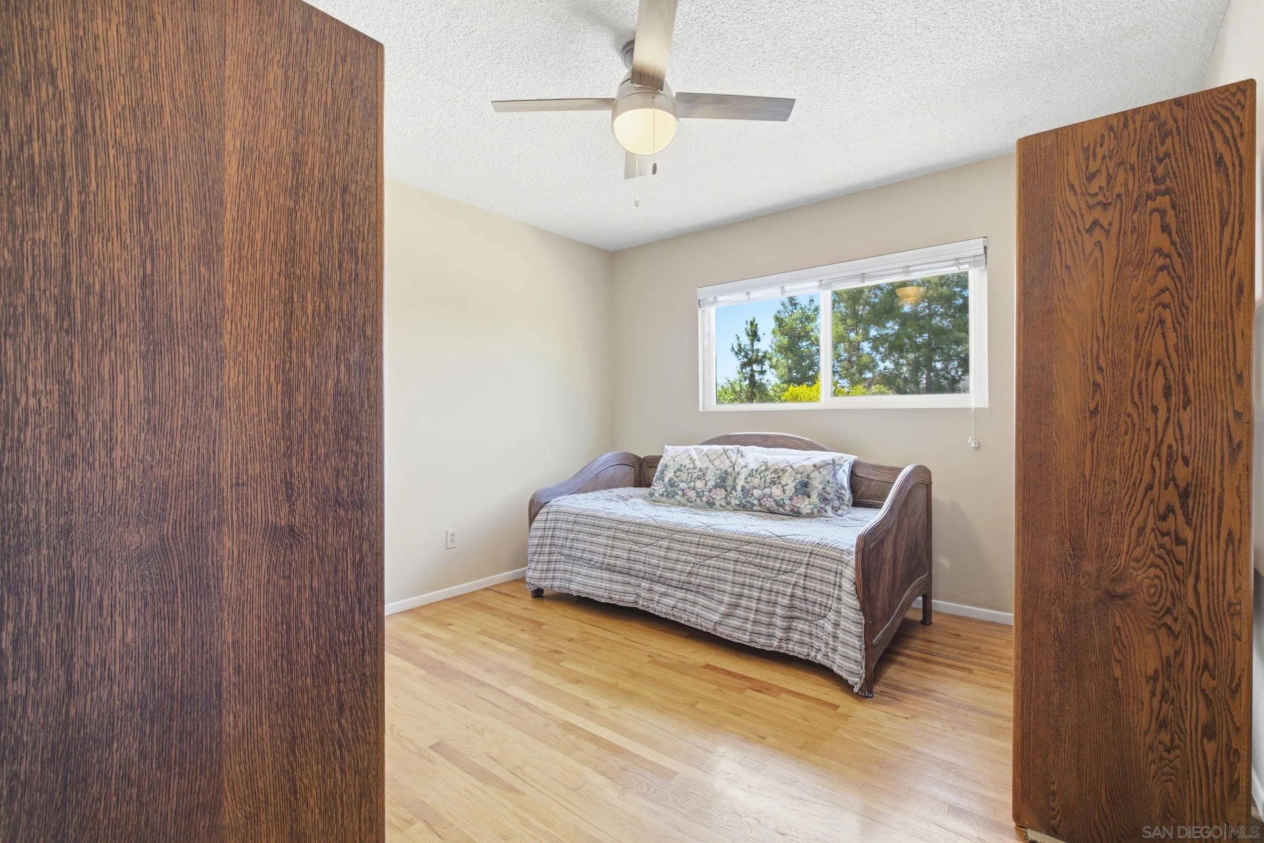 https://cdn.realtyfeed.com/cdn/127/260017115/f9ab7776bd0e25c5d2f37ffa8dee754c.webp