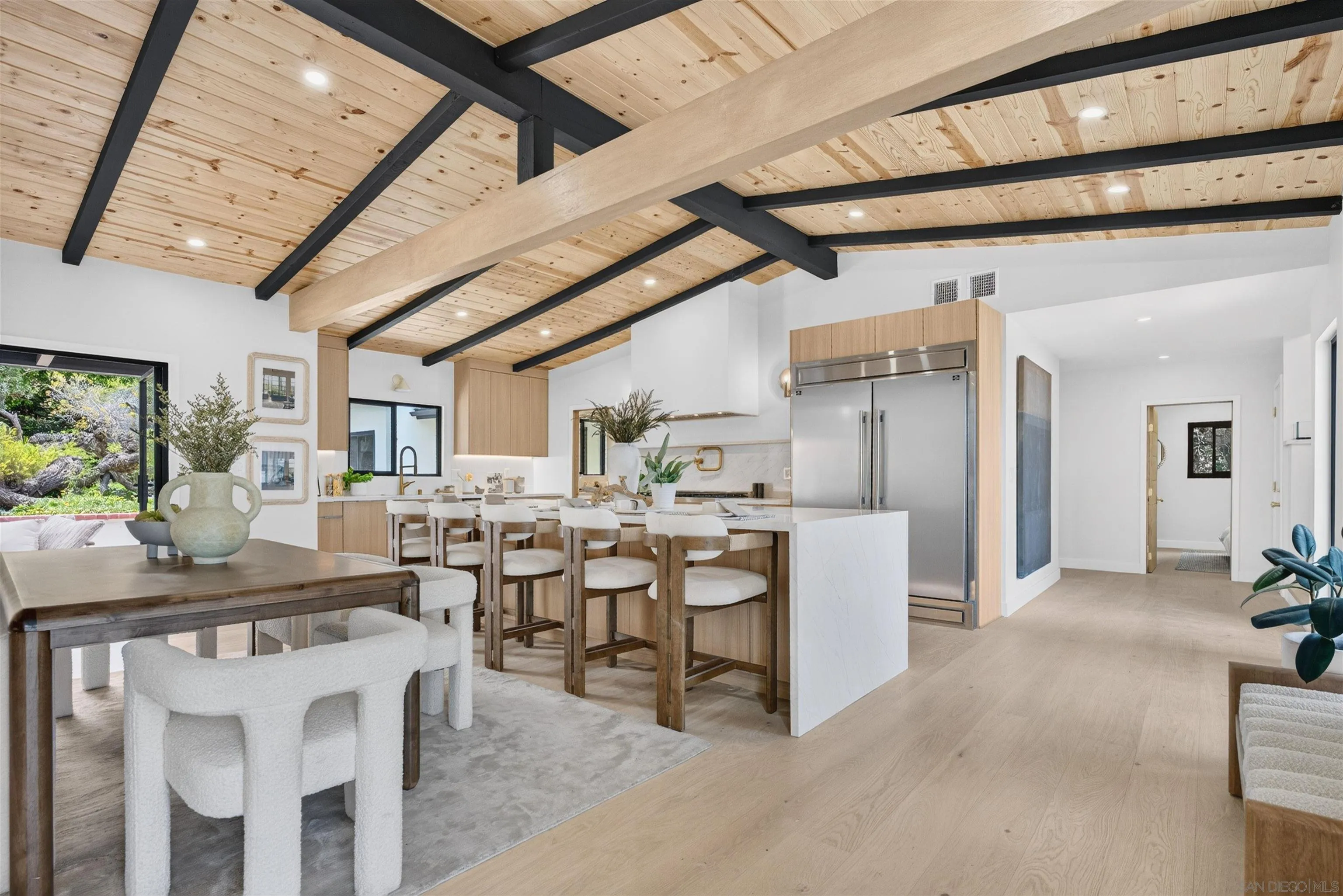https://cdn.realtyfeed.com/cdn/127/260017120/a2a16a55742c6eb934a21446836f249a.webp