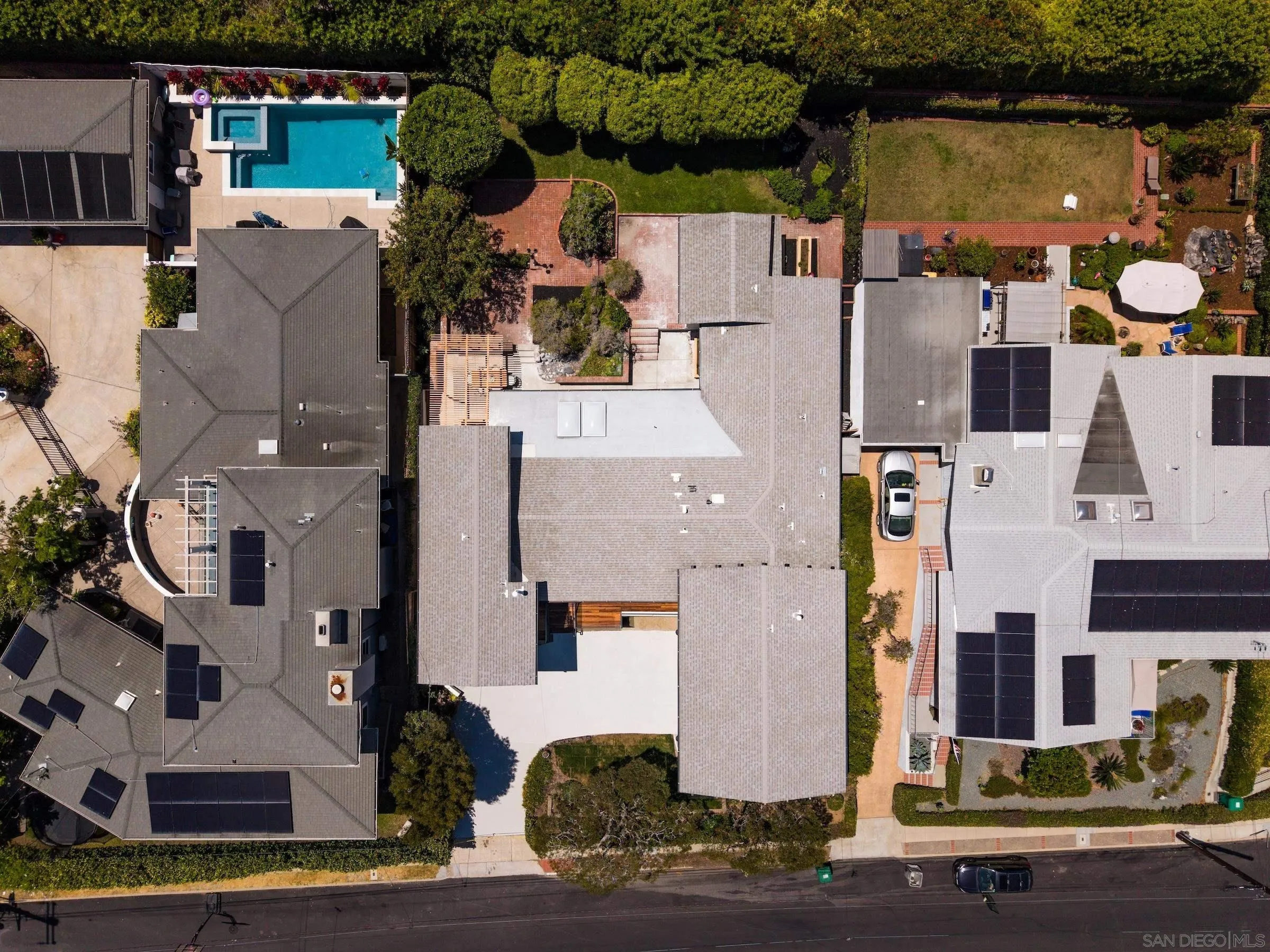 https://cdn.realtyfeed.com/cdn/127/260017120/b2ace45cda27f725979f2287819a90e3.webp