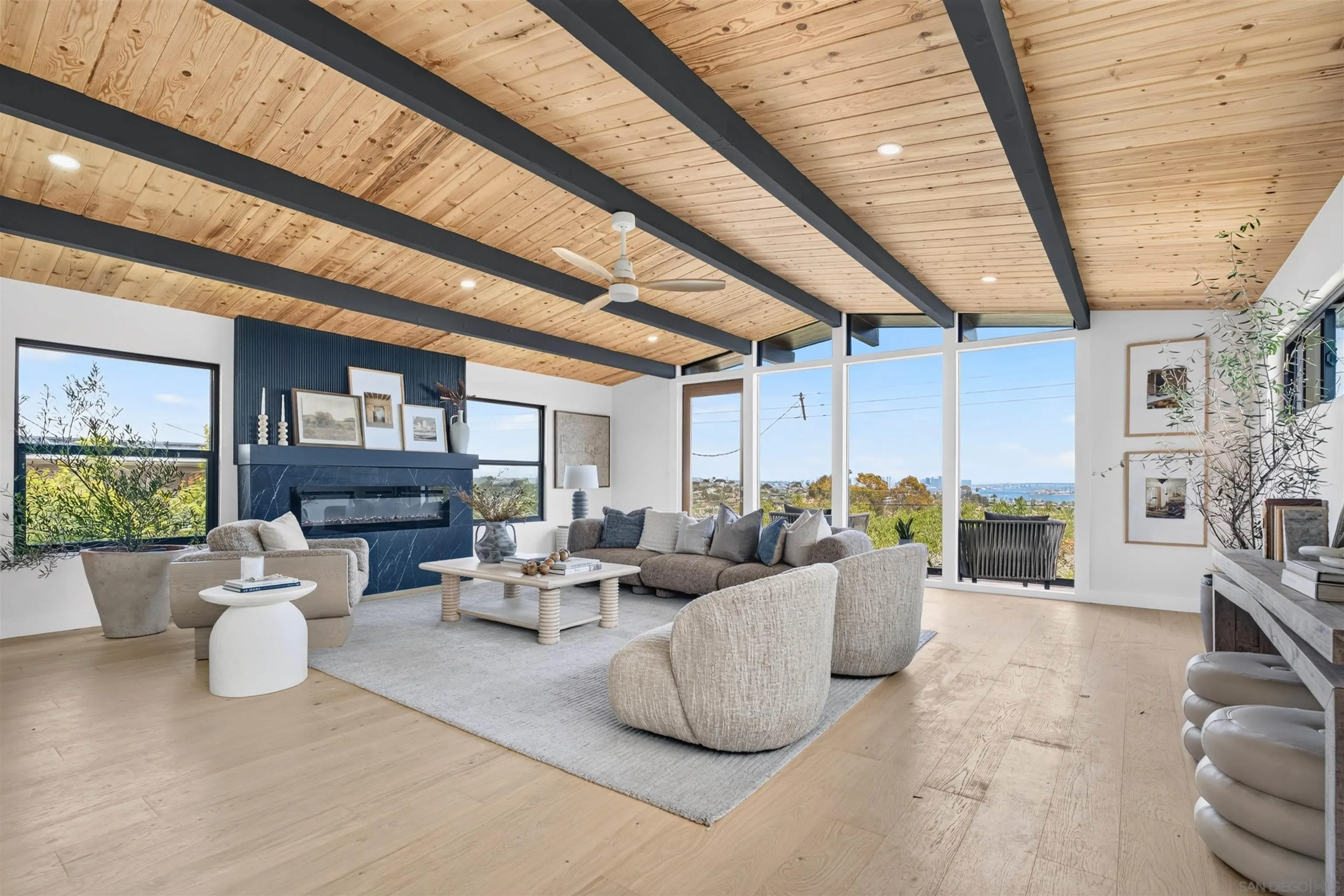 https://cdn.realtyfeed.com/cdn/127/260017120/e01588a58e2db834a6de51970e523014.webp