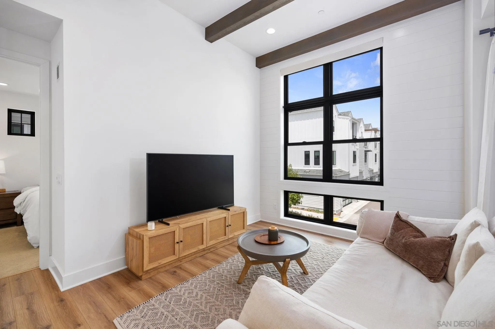 https://cdn.realtyfeed.com/cdn/127/260017121/1fcc55e3881ea51b4f5c60f2105a4f47.webp