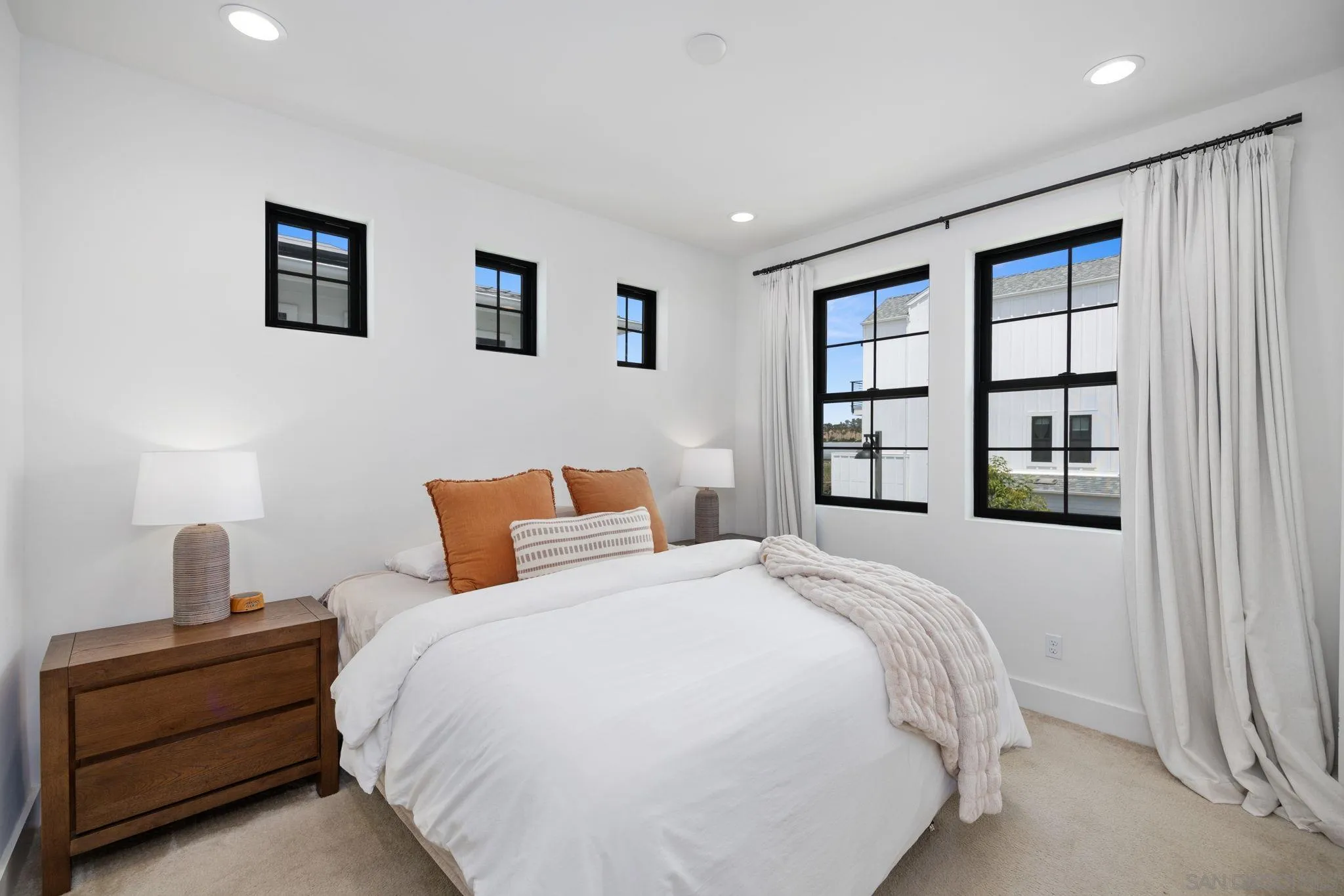 https://cdn.realtyfeed.com/cdn/127/260017121/72ec052e0afc8a11410372cb3a9dd837.webp