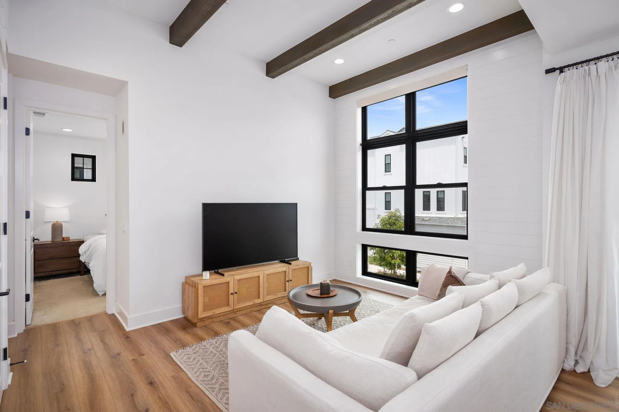 https://cdn.realtyfeed.com/cdn/127/260017121/b241719a1fcb48ec86cf7defa2f029d3.webp