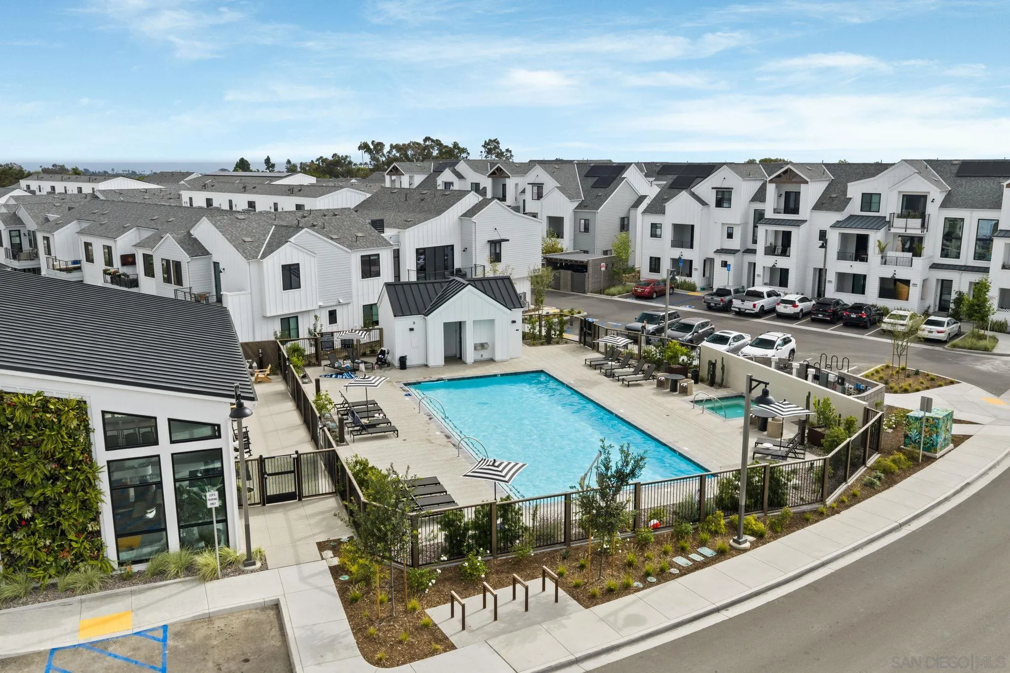 https://cdn.realtyfeed.com/cdn/127/260017121/e820453918b1845ed54a1b14dfba0700.webp