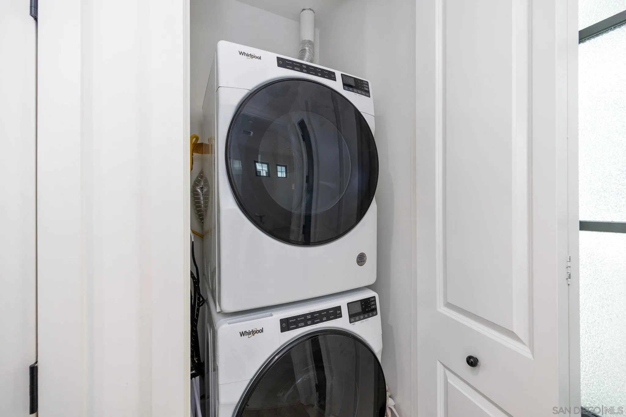 https://cdn.realtyfeed.com/cdn/127/260017121/ea94124c7bc40d6e6cecf047907abd27.webp