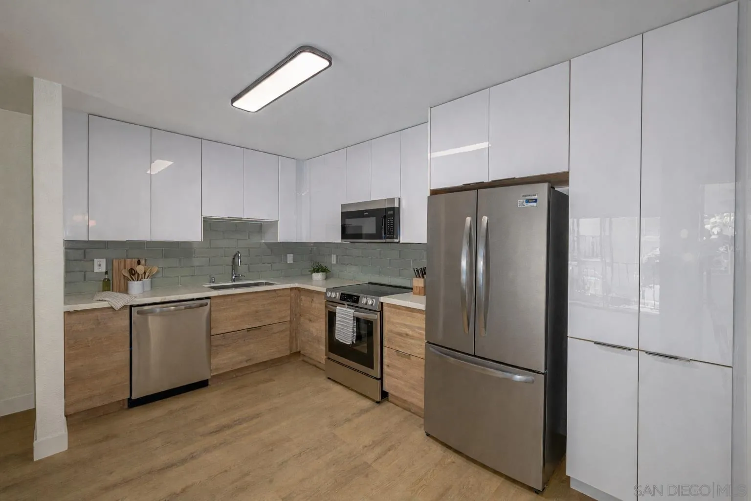 https://cdn.realtyfeed.com/cdn/127/260017123/f09a02c3f54a969908534dfe2e270d23.webp