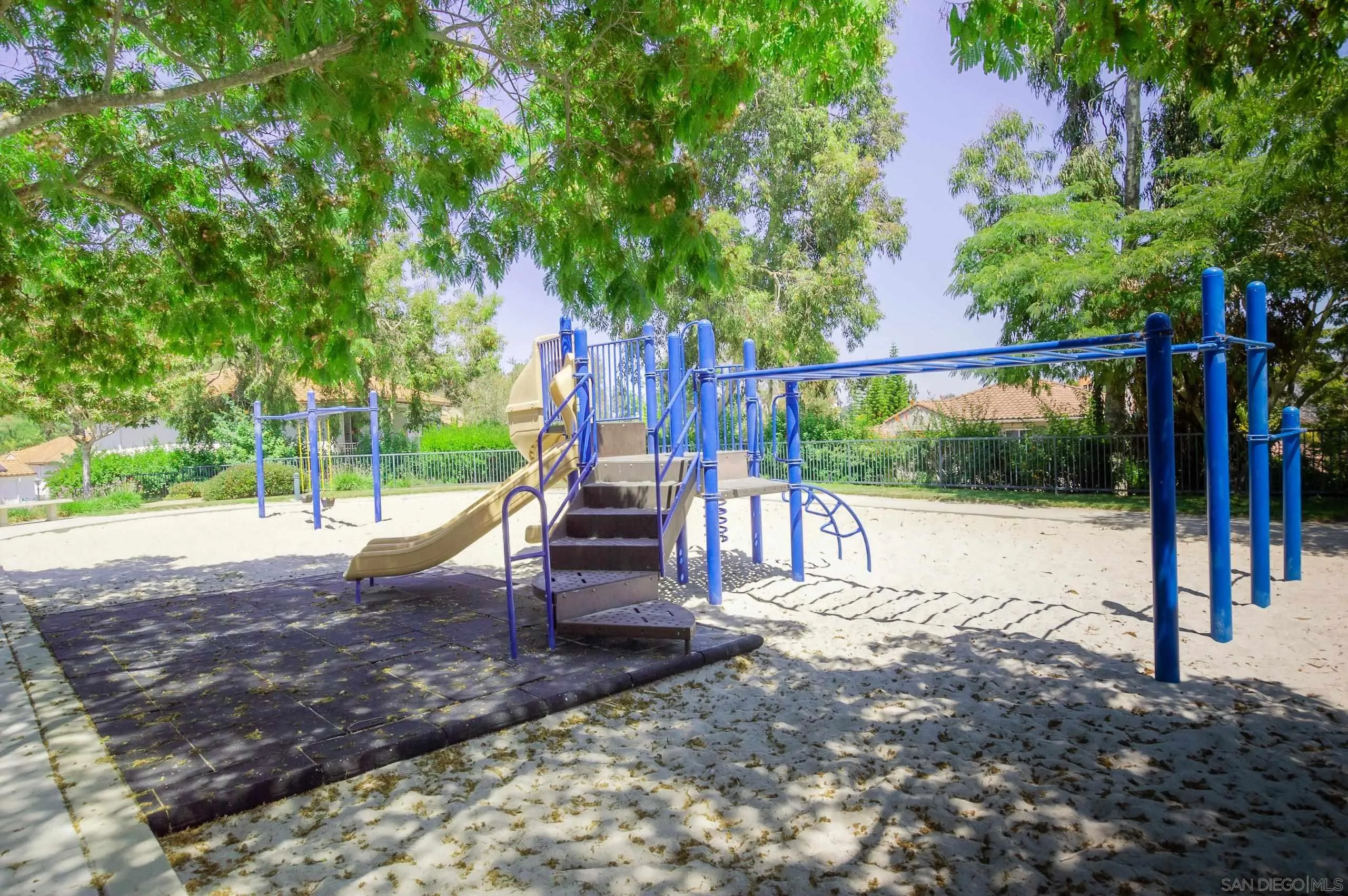https://cdn.realtyfeed.com/cdn/127/260017125/02d5e32b556d6be29893028bf67b49d4.webp