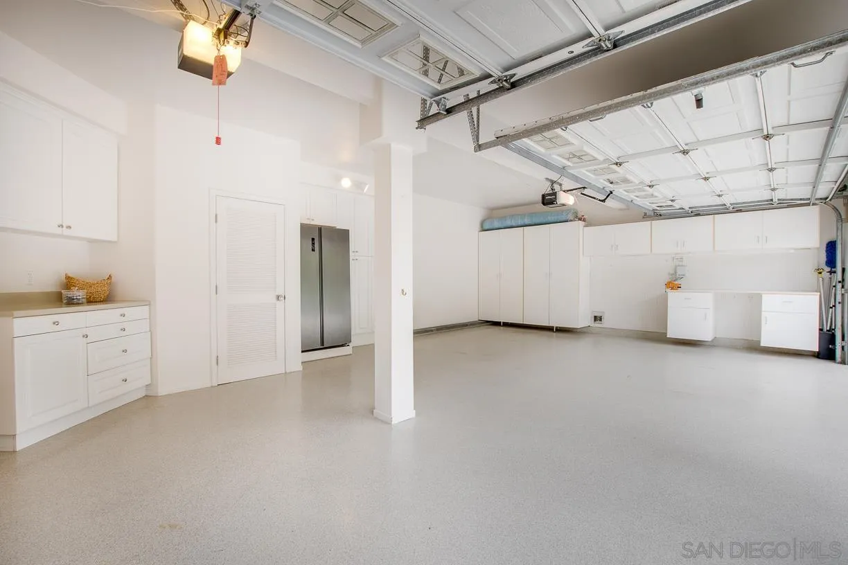 https://cdn.realtyfeed.com/cdn/127/260017125/205a2a07605d5914daddac7b25fdff4d.webp