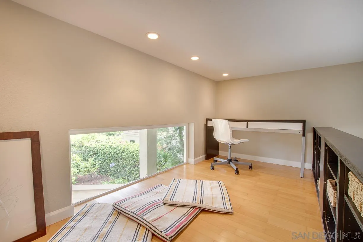 https://cdn.realtyfeed.com/cdn/127/260017125/b3cdeb8d1d3fa0ee9d73a7a3aceac536.webp