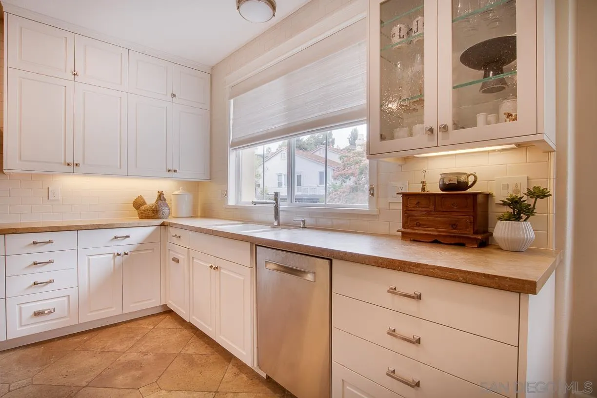 https://cdn.realtyfeed.com/cdn/127/260017125/f43a7fcee3afa1d97422bb134035bfec.webp