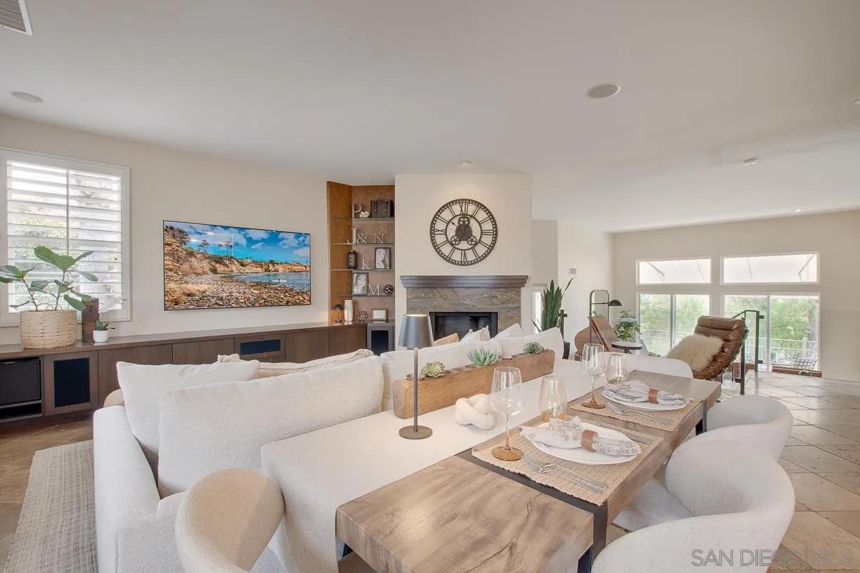 https://cdn.realtyfeed.com/cdn/127/260017125/fbd9f3f7988b2e8ec076fec4fa00ef67.webp