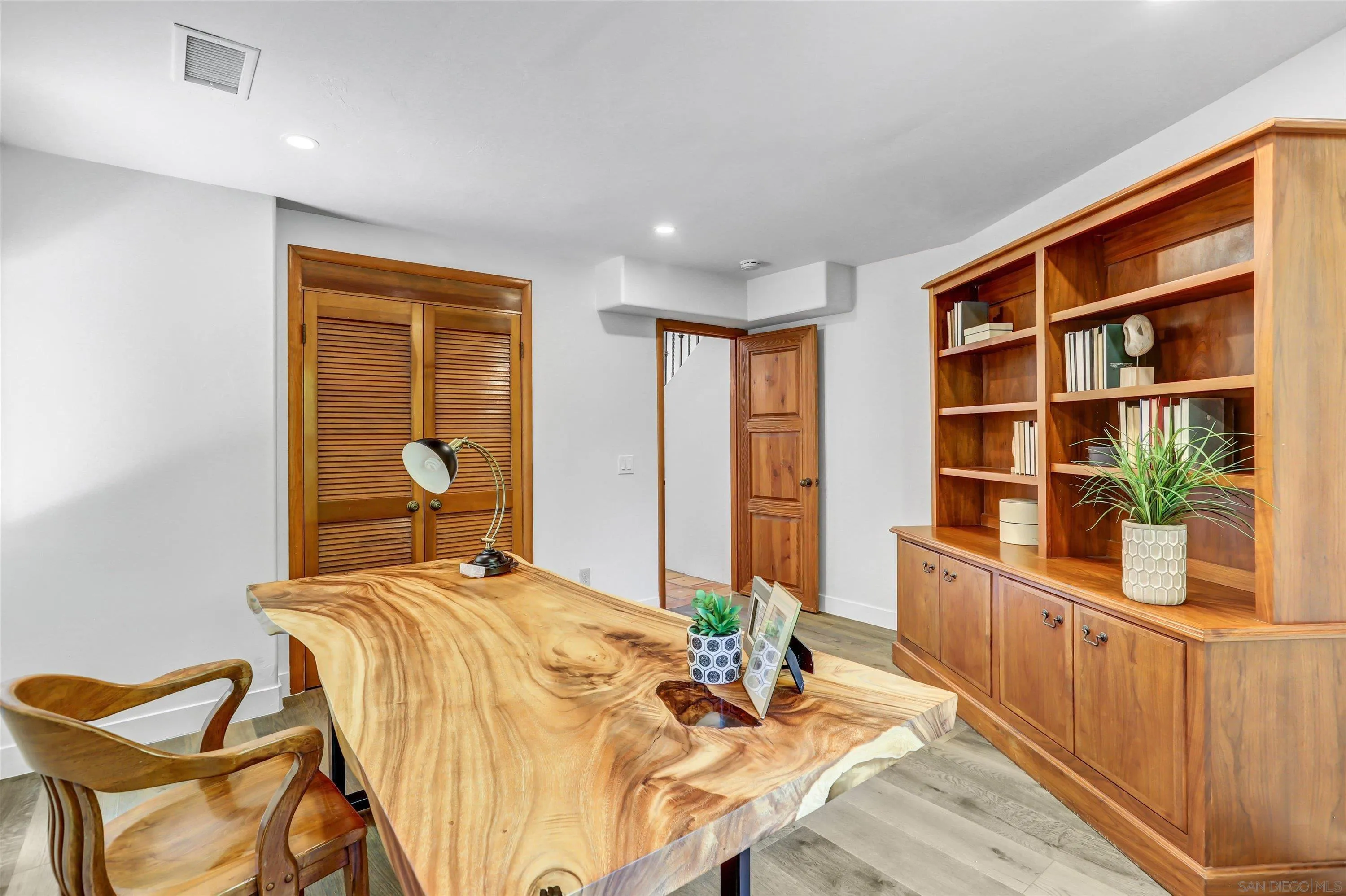 https://cdn.realtyfeed.com/cdn/127/260017131/052752ad00650916cc056d44db8503c7.webp