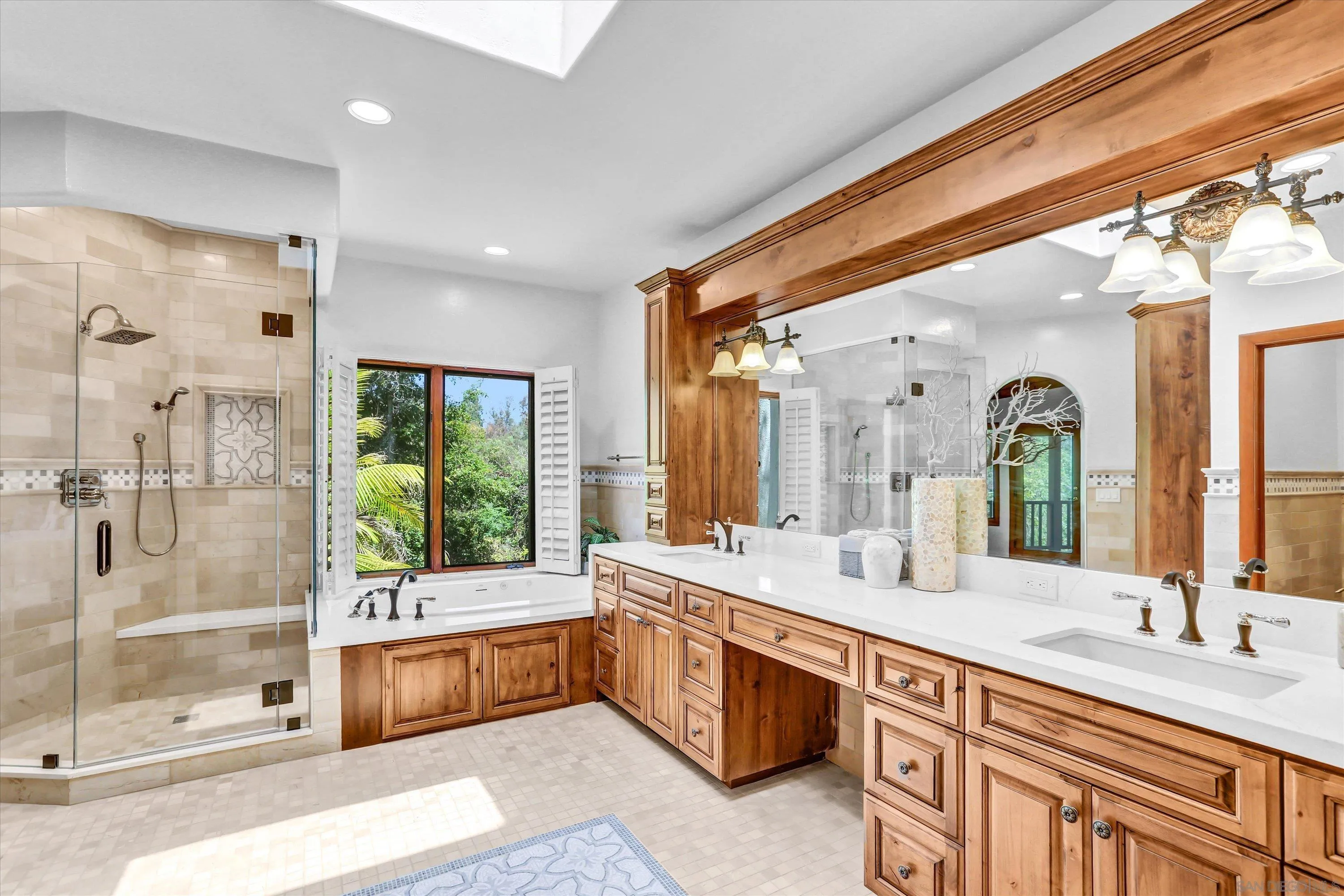 https://cdn.realtyfeed.com/cdn/127/260017131/4ba16d3de86266a32dd317be39cc3b6c.webp