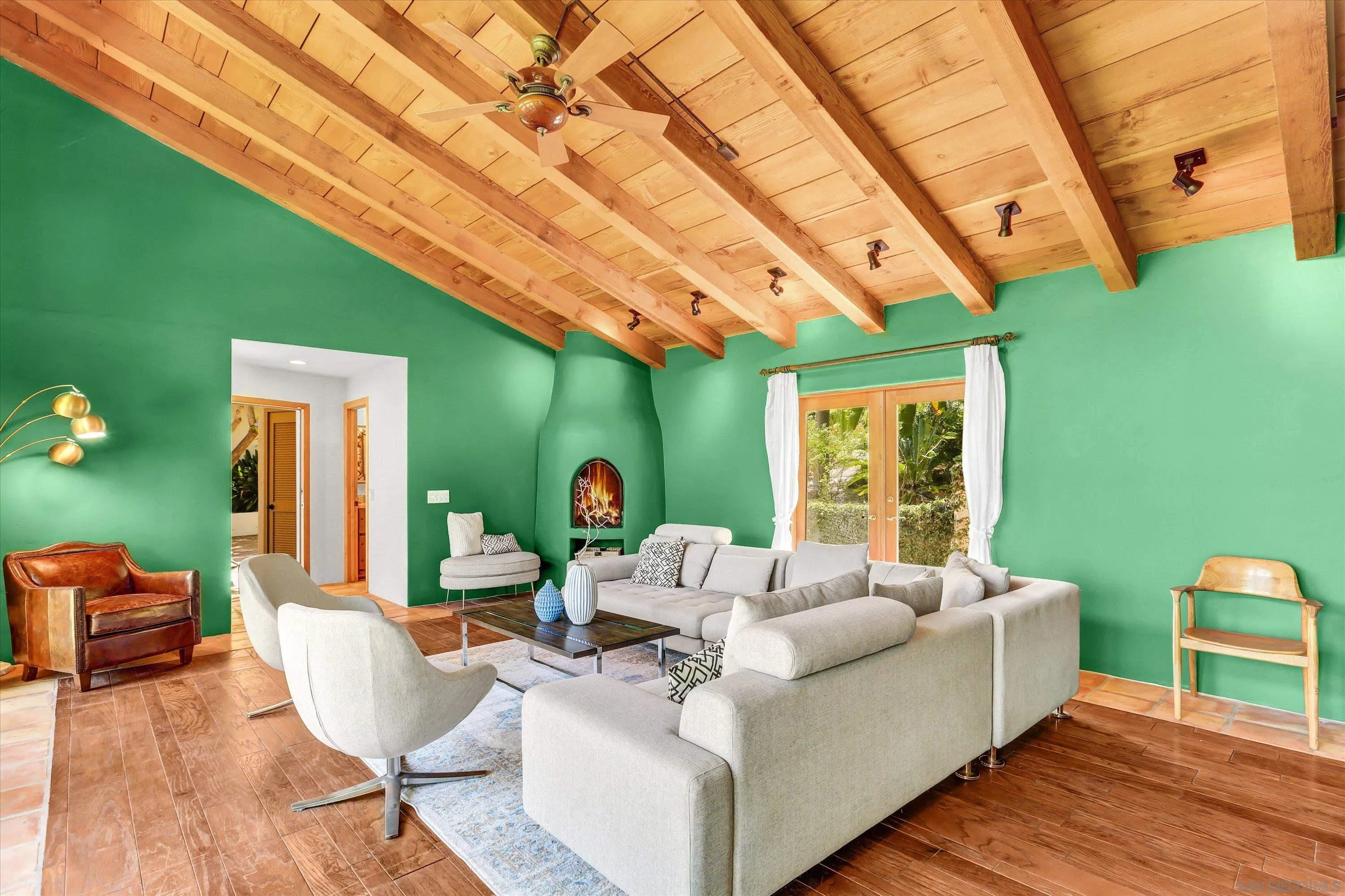 https://cdn.realtyfeed.com/cdn/127/260017131/6284f49b7f21efb965aa85aa3ad995a7.webp