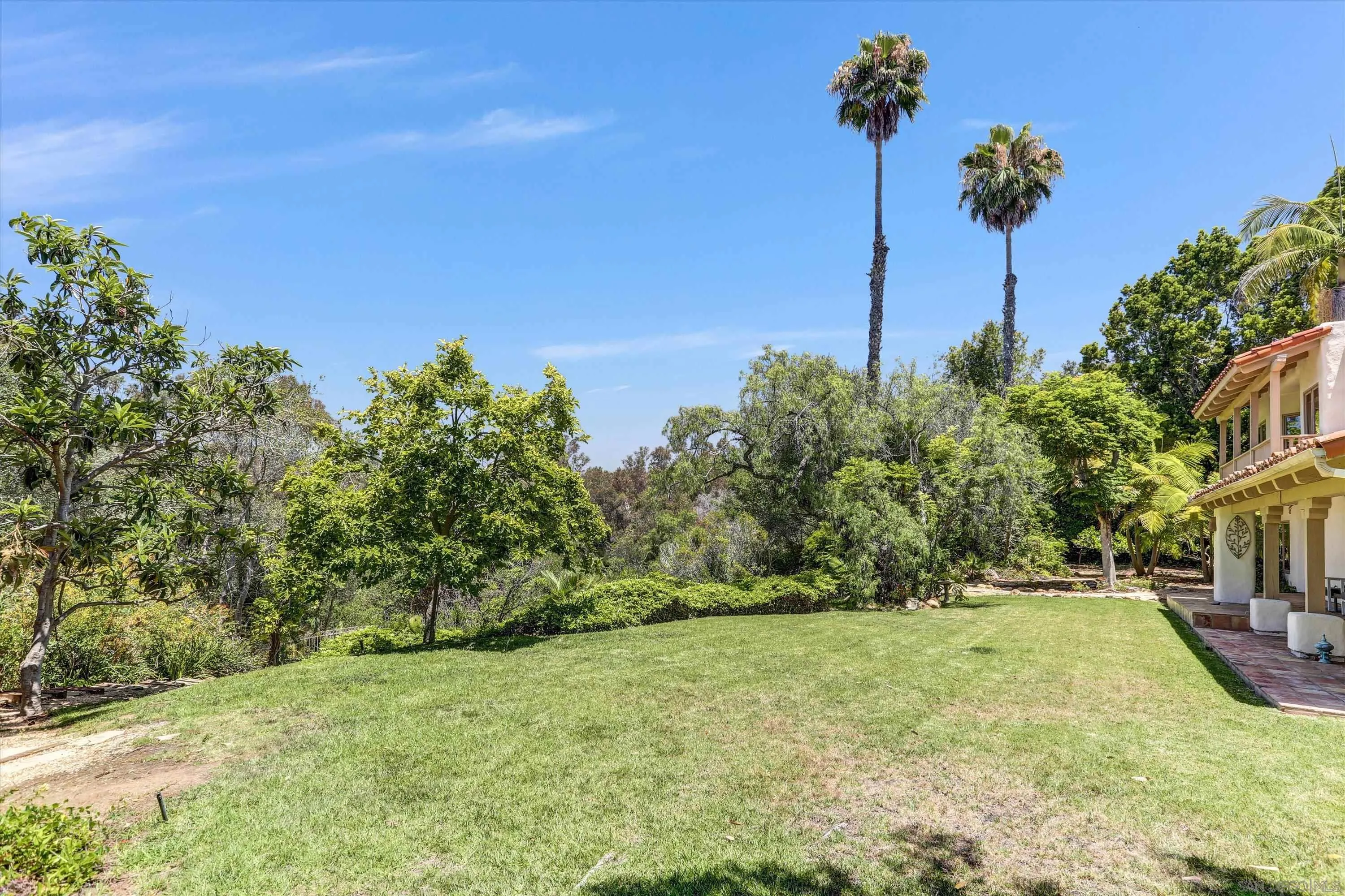 https://cdn.realtyfeed.com/cdn/127/260017131/9a6d626faf3f9343246fdc0df87c63fe.webp