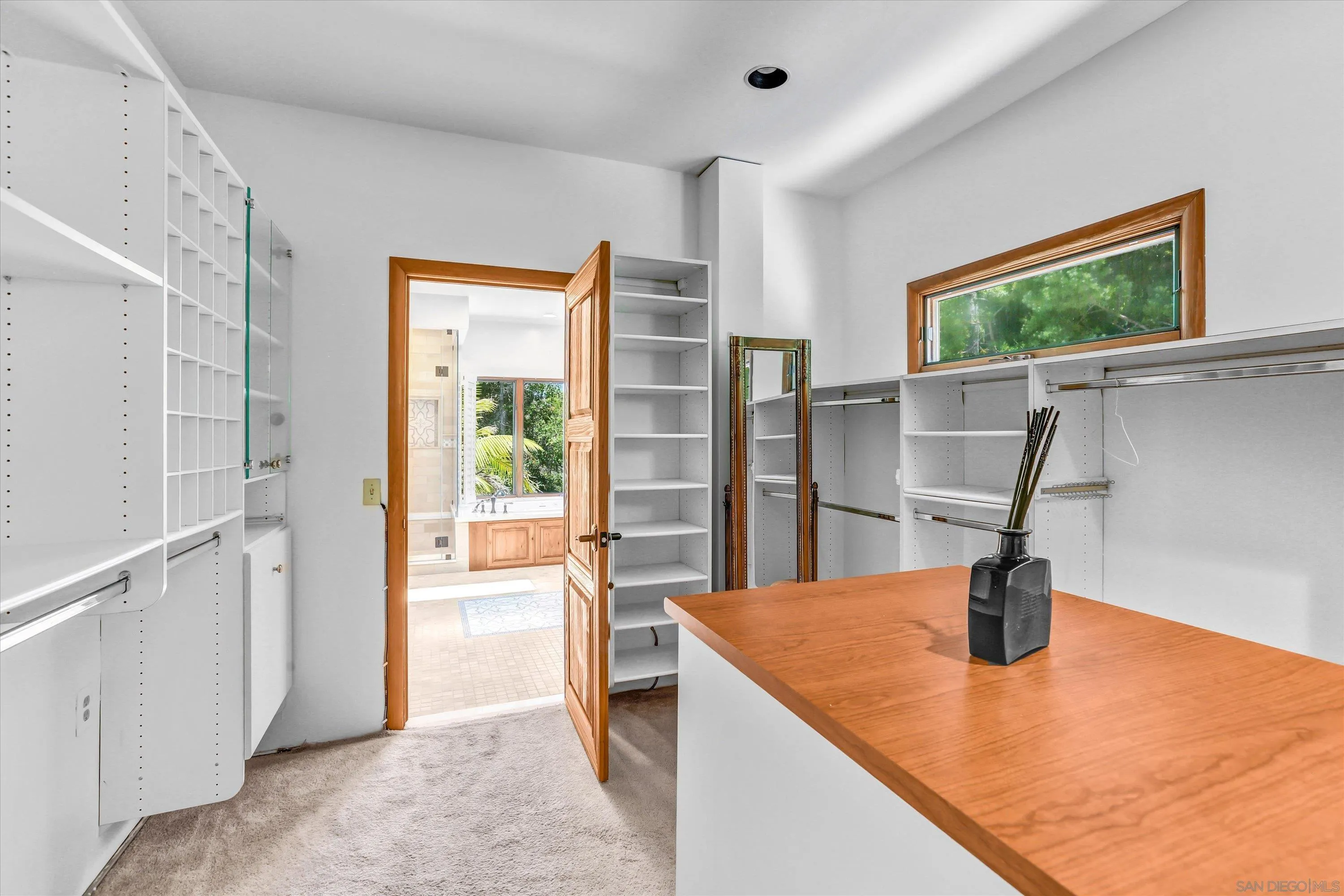 https://cdn.realtyfeed.com/cdn/127/260017131/b3036f54cf86141bf557e671fc083ca9.webp