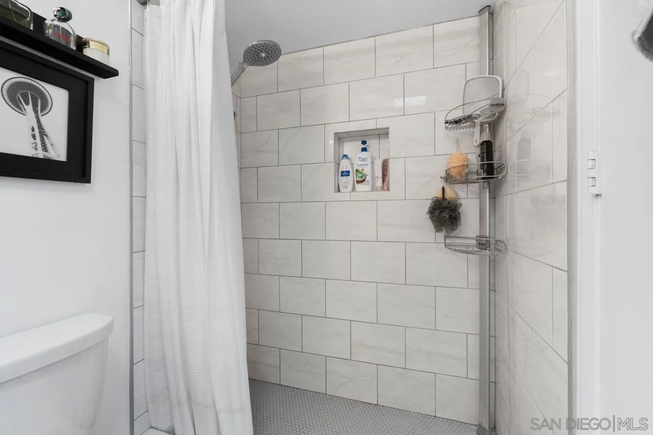 Photo #35: 260017133 Listing: Photo #35