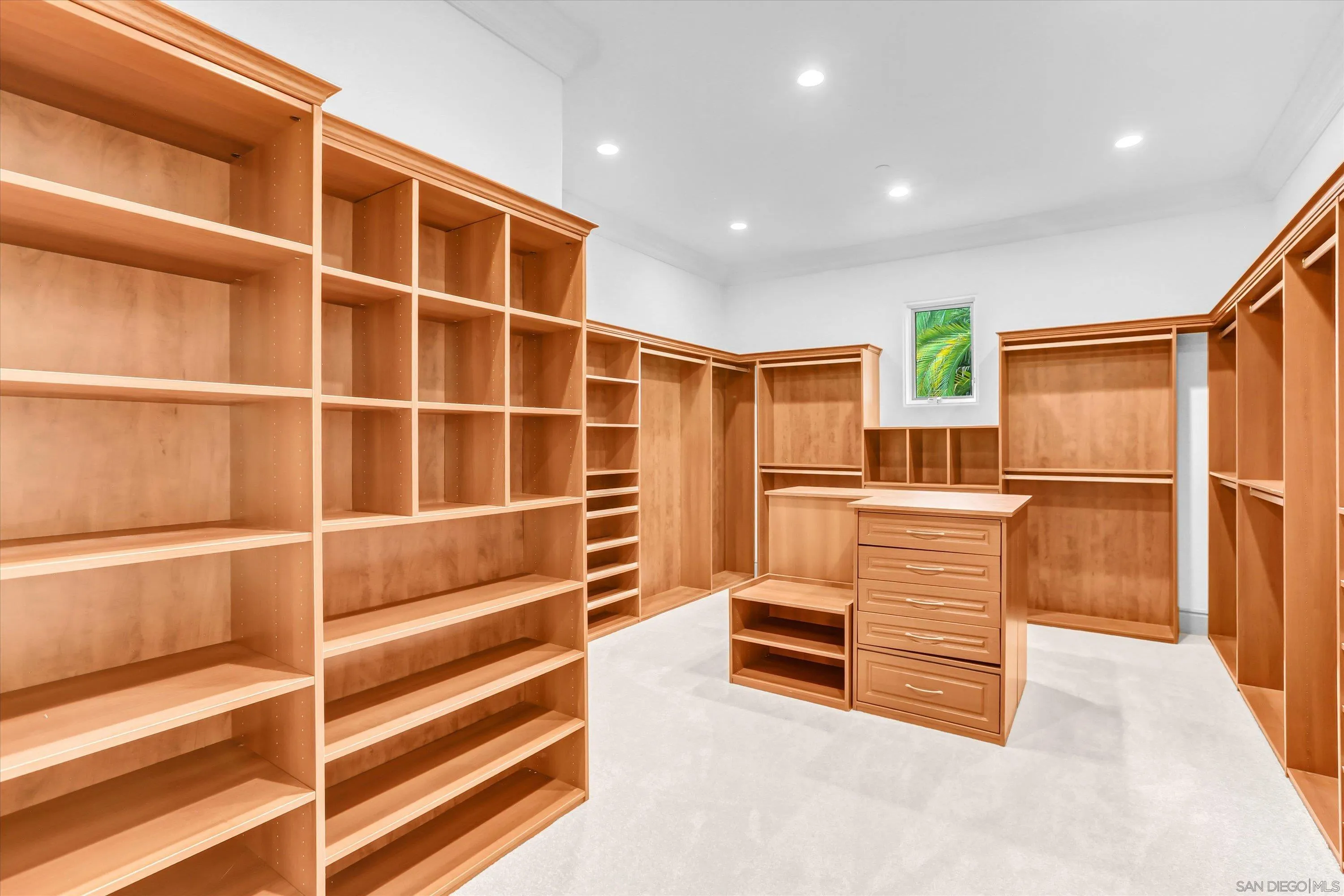 https://cdn.realtyfeed.com/cdn/127/260017138/2545ec068131a45e4e6e9bc7cf42cba0.webp