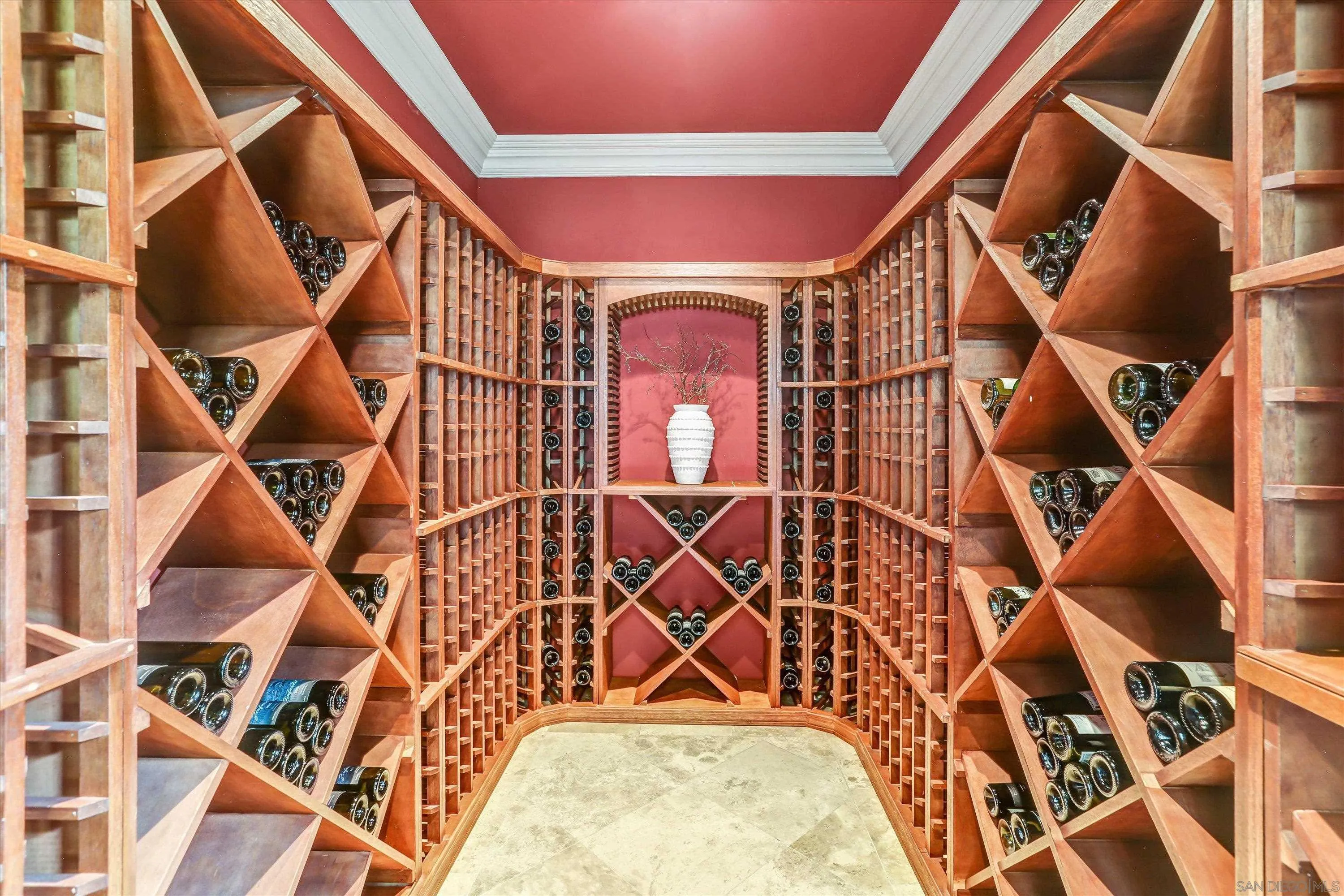 https://cdn.realtyfeed.com/cdn/127/260017138/6c7e8e1487116066308917ea7e85628b.webp