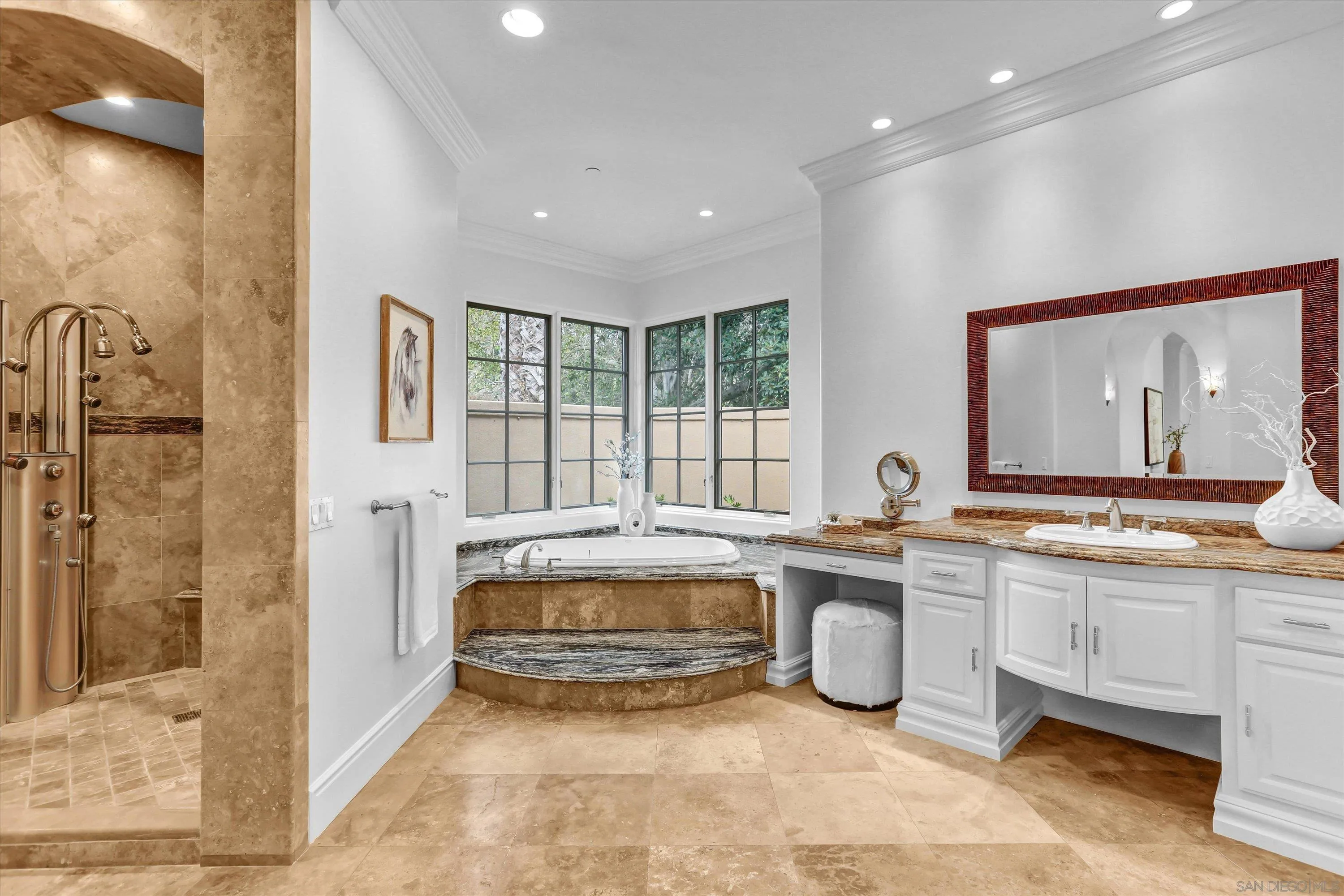 https://cdn.realtyfeed.com/cdn/127/260017138/a2ce2a095d2b26012fd9e5a913e1b6d9.webp