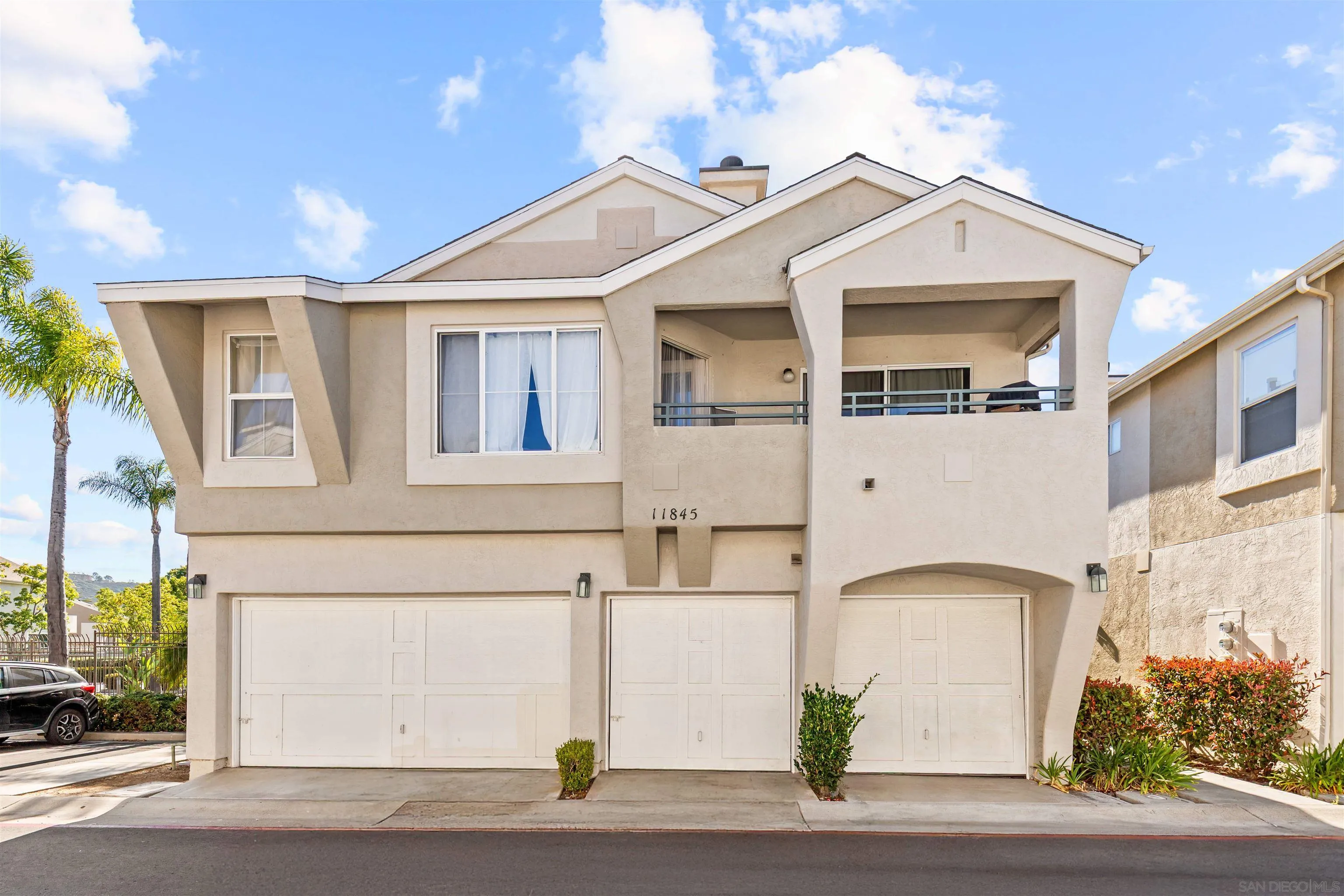 $750,000+