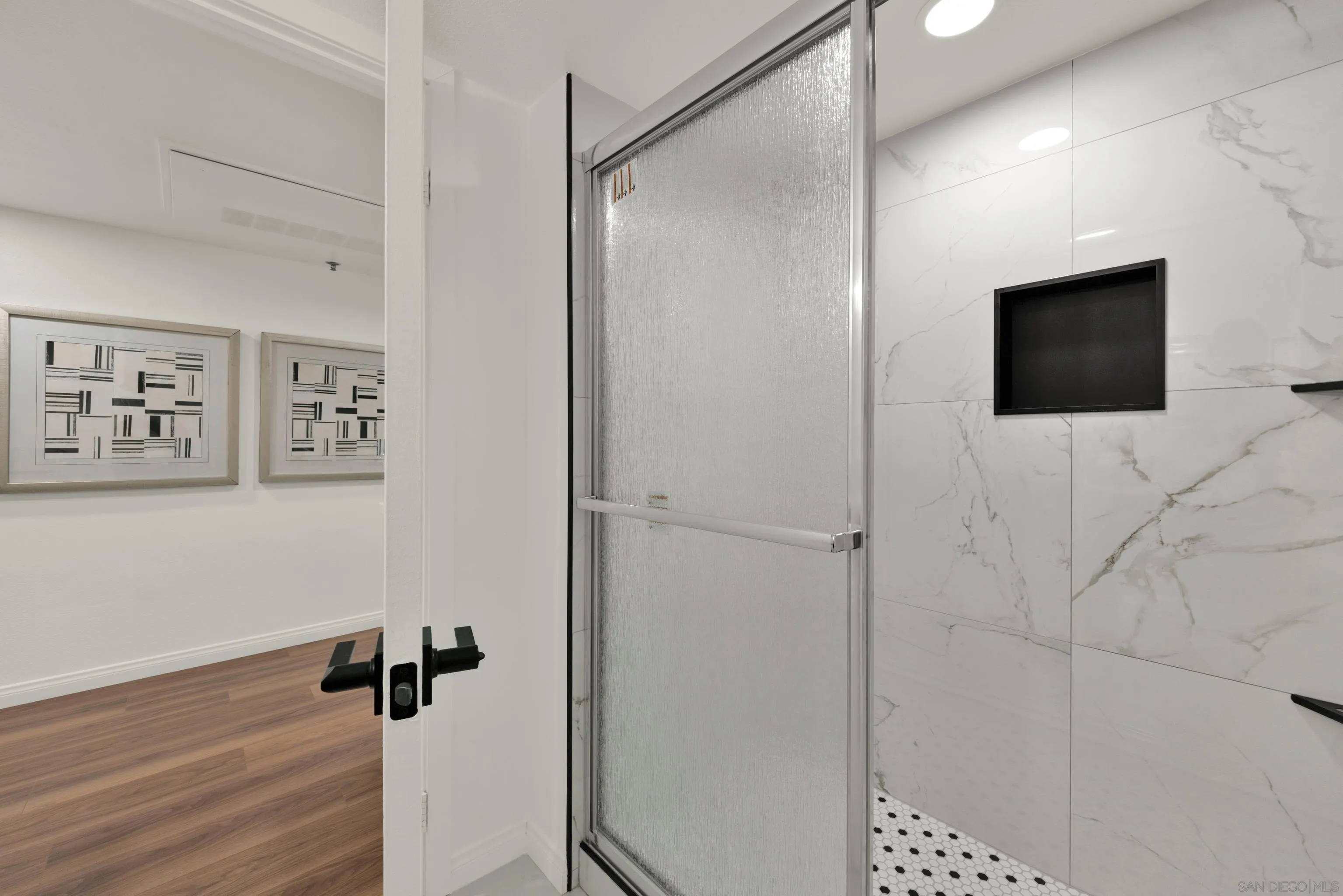 https://cdn.realtyfeed.com/cdn/127/260017140/b4df4e484d400adc5a8ffd1997810fad.webp