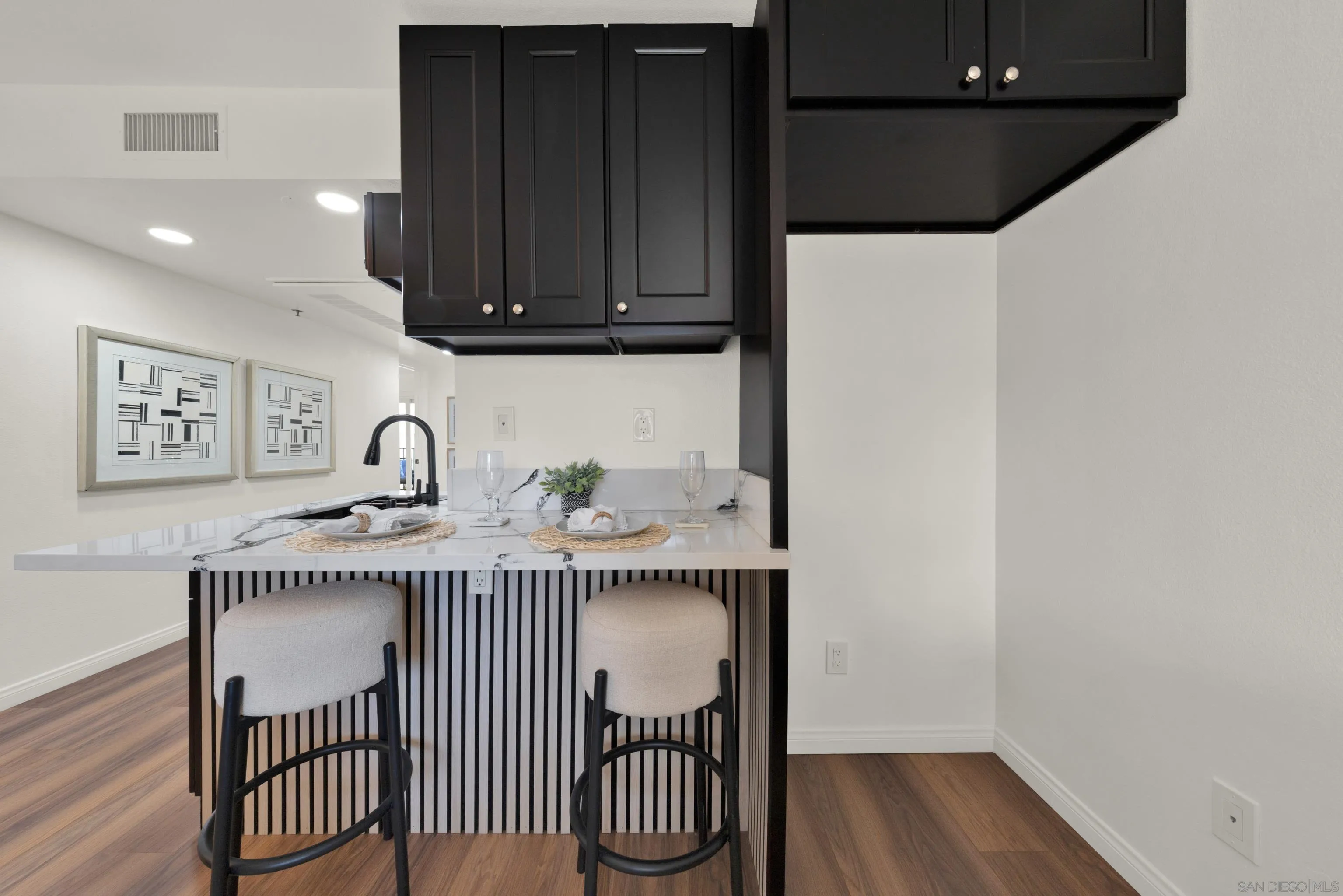 https://cdn.realtyfeed.com/cdn/127/260017140/c5508e62a7229aa755d804eef4f46b7c.webp
