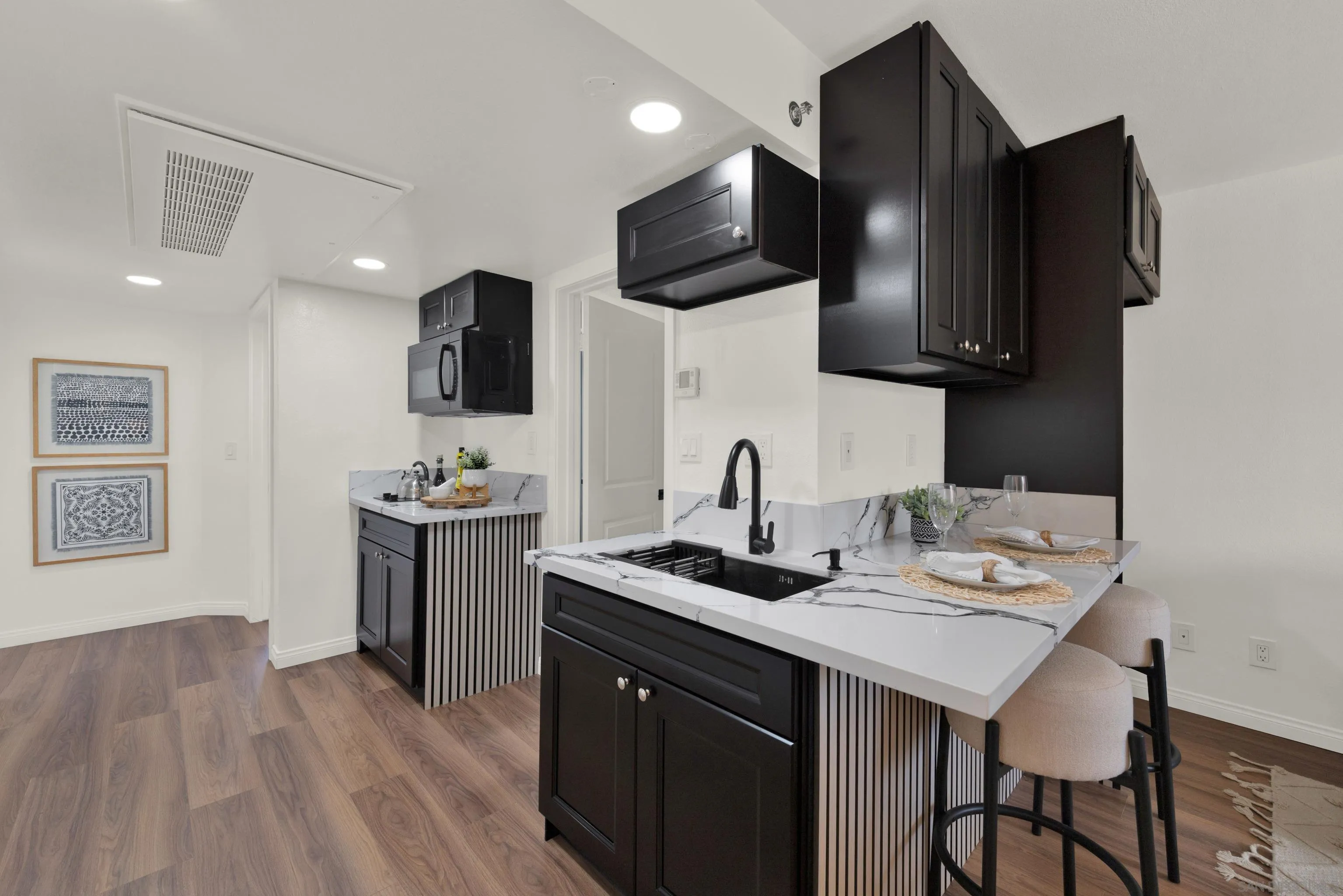 https://cdn.realtyfeed.com/cdn/127/260017140/cb182489532cb837bb1f1a1ac0d6804a.webp