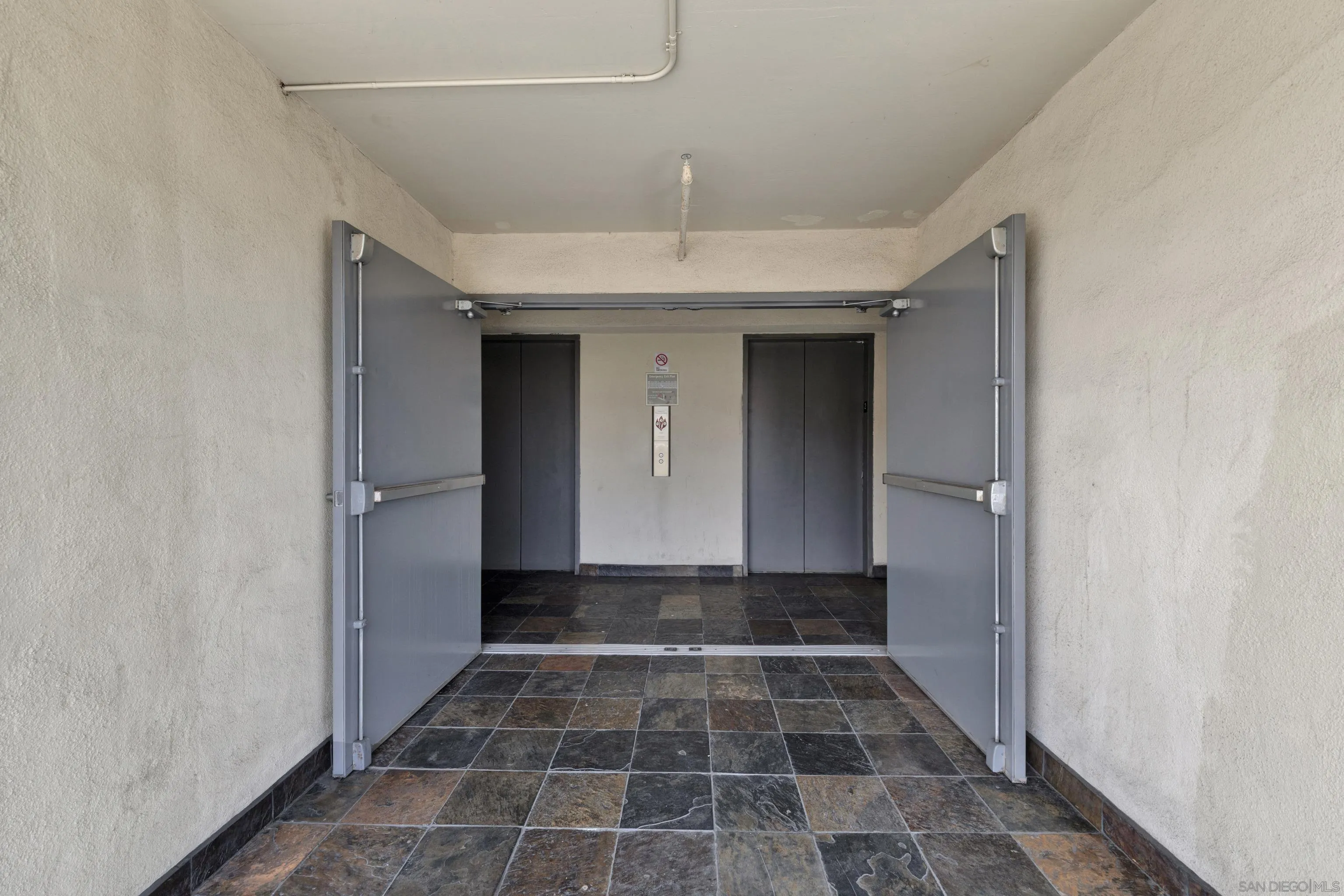 https://cdn.realtyfeed.com/cdn/127/260017140/f47f3c020d225a3a06a1b1ab4b2fd1a8.webp