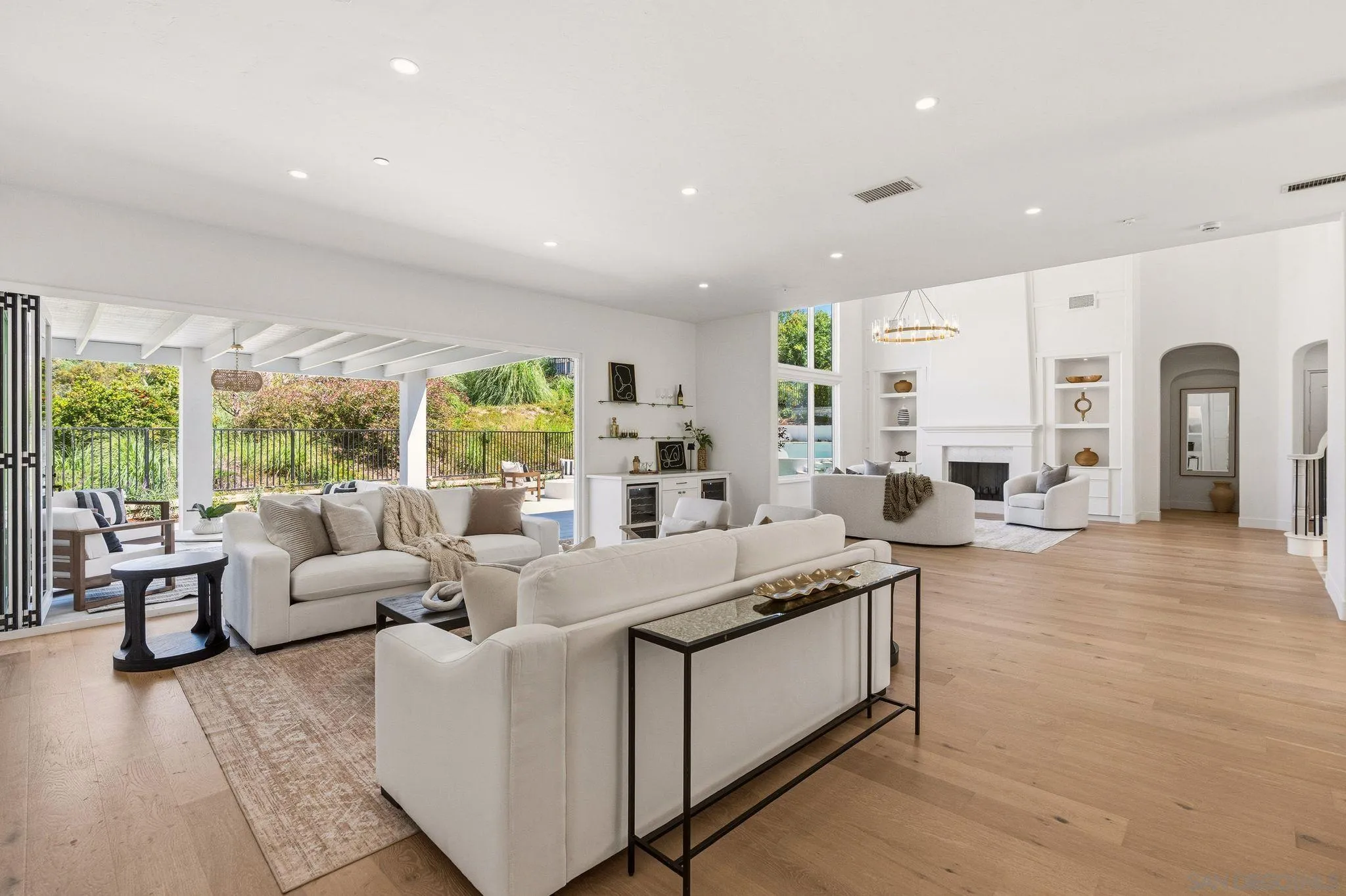 https://cdn.realtyfeed.com/cdn/127/260017142/210ef89b5720e41f4700e6f9b40e8a61.webp