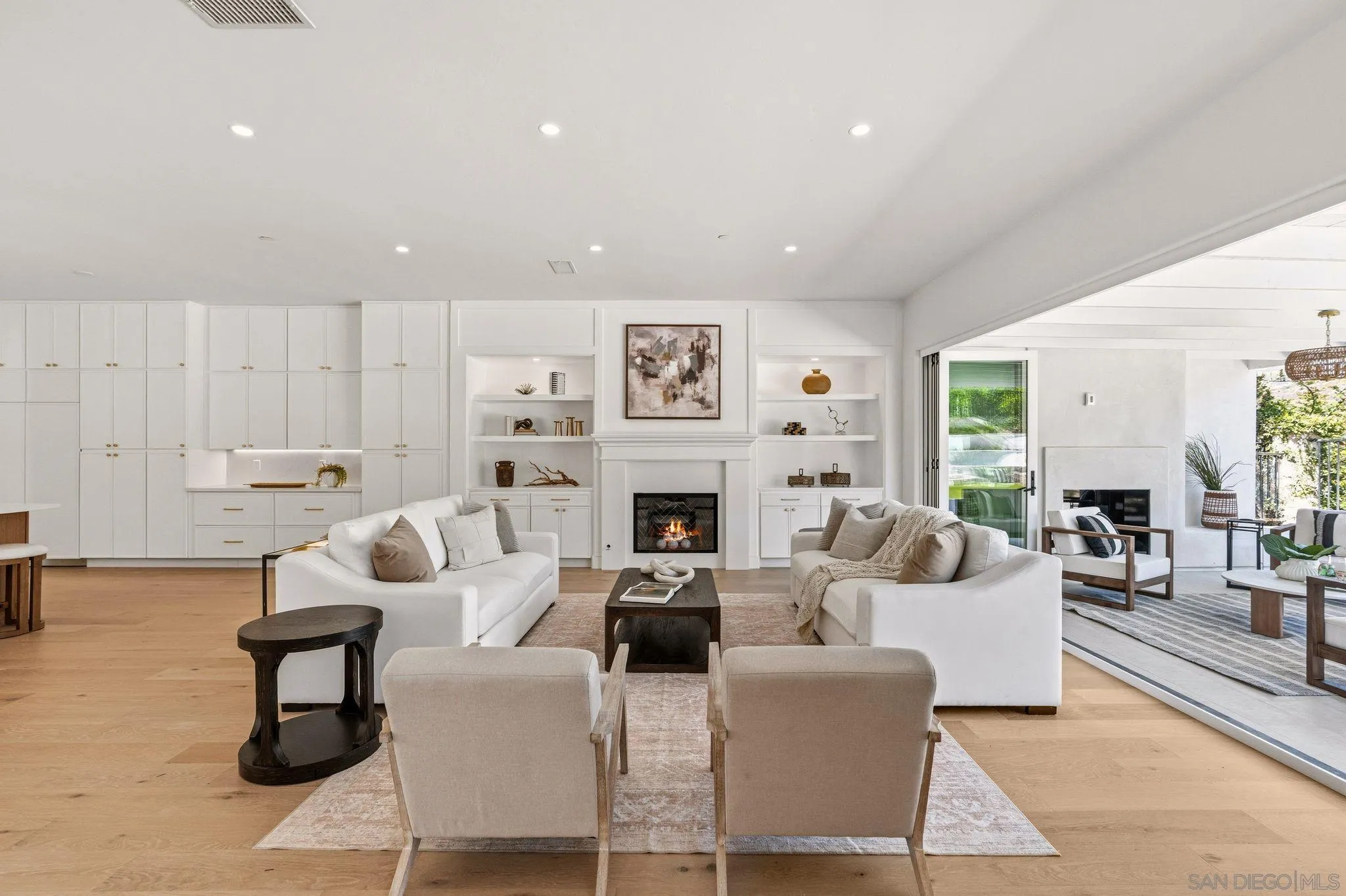 https://cdn.realtyfeed.com/cdn/127/260017142/3a35fde3148925fb6e74324175f89c21.webp