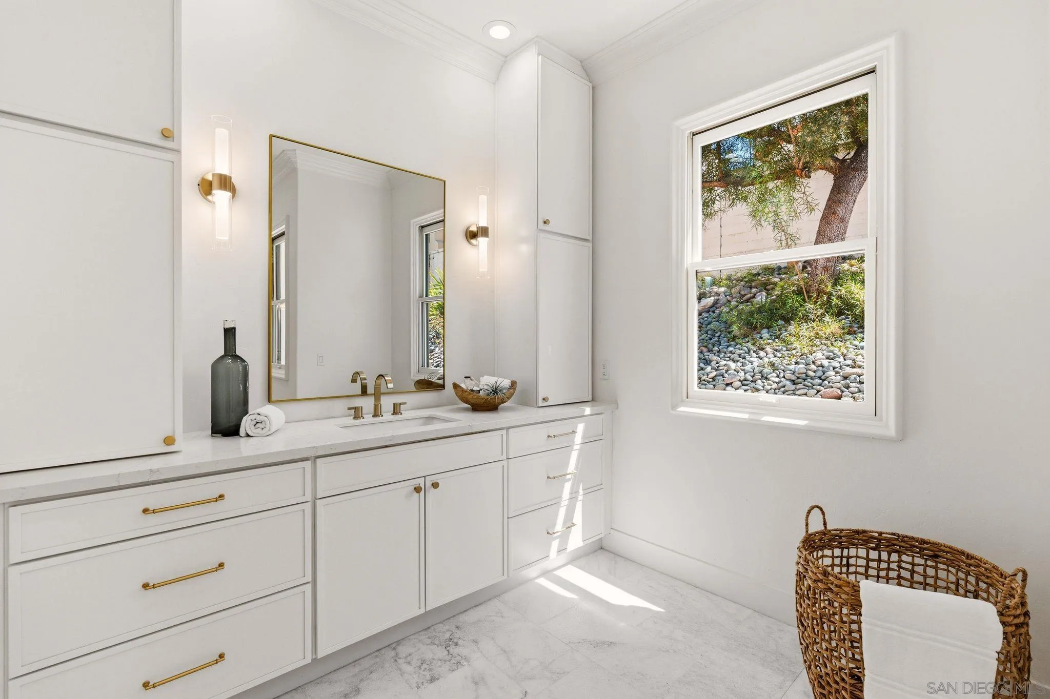https://cdn.realtyfeed.com/cdn/127/260017142/818d4d21c80b1cc8c8735188d45c76c9.webp