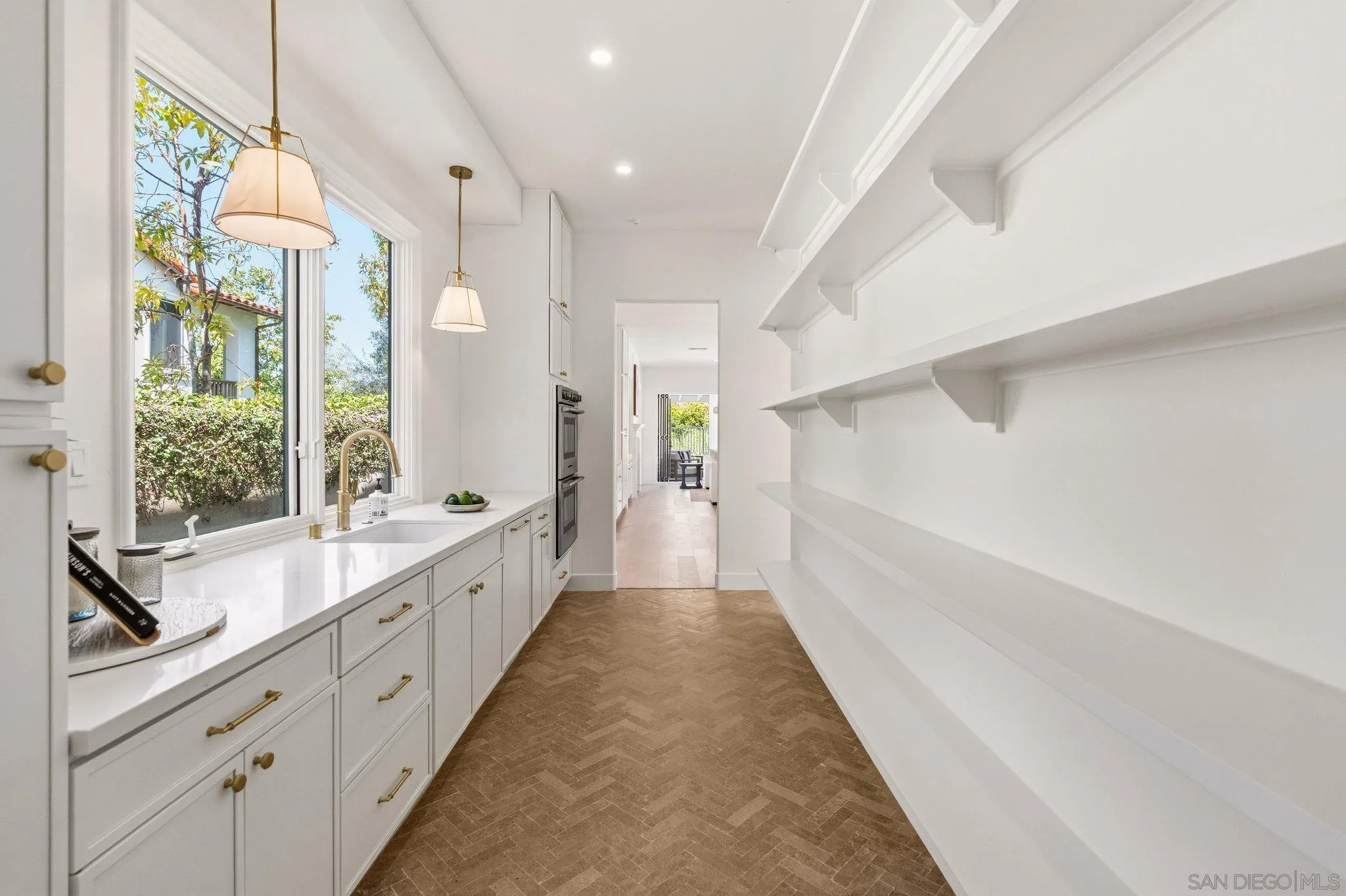 https://cdn.realtyfeed.com/cdn/127/260017142/9c1d097fb079ed2827ee1ce21c5d170b.webp