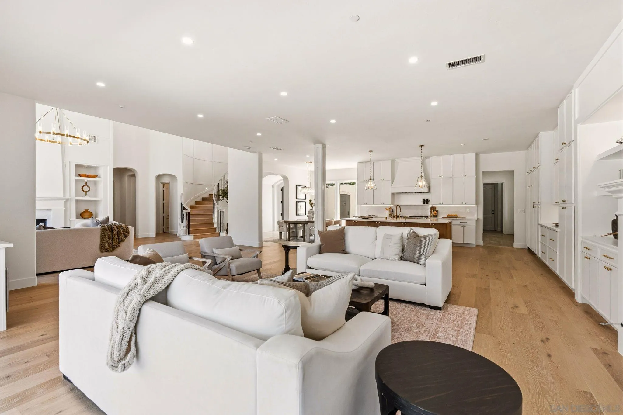 https://cdn.realtyfeed.com/cdn/127/260017142/c066b88ad5d39aa53393840fbb50780b.webp