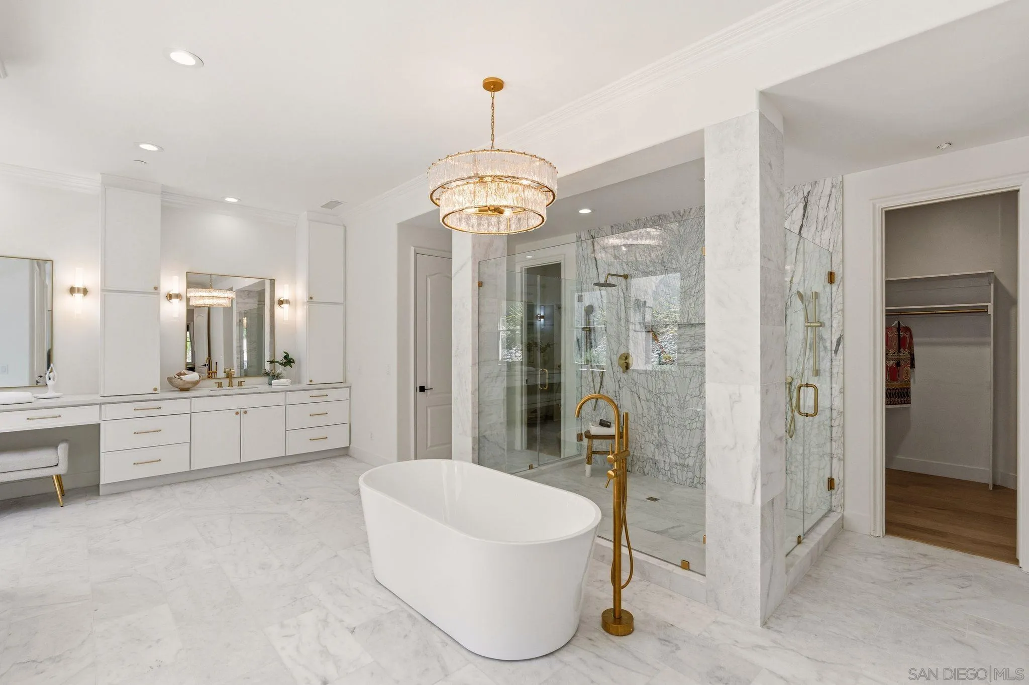 https://cdn.realtyfeed.com/cdn/127/260017142/c5e4d484b0357bd393ff0eb10ee521d9.webp